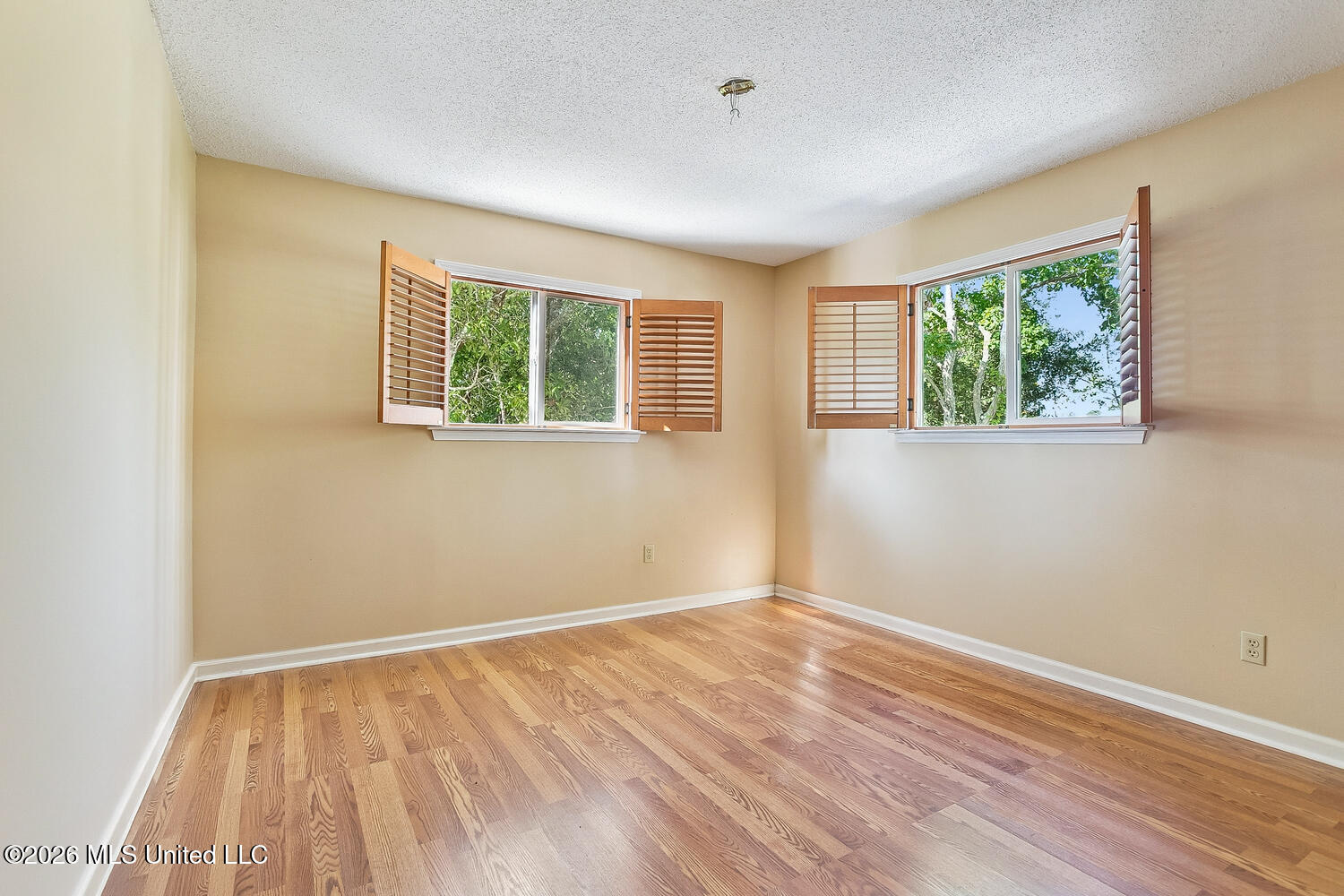 6178 Pontiac Drive Property Photo 9