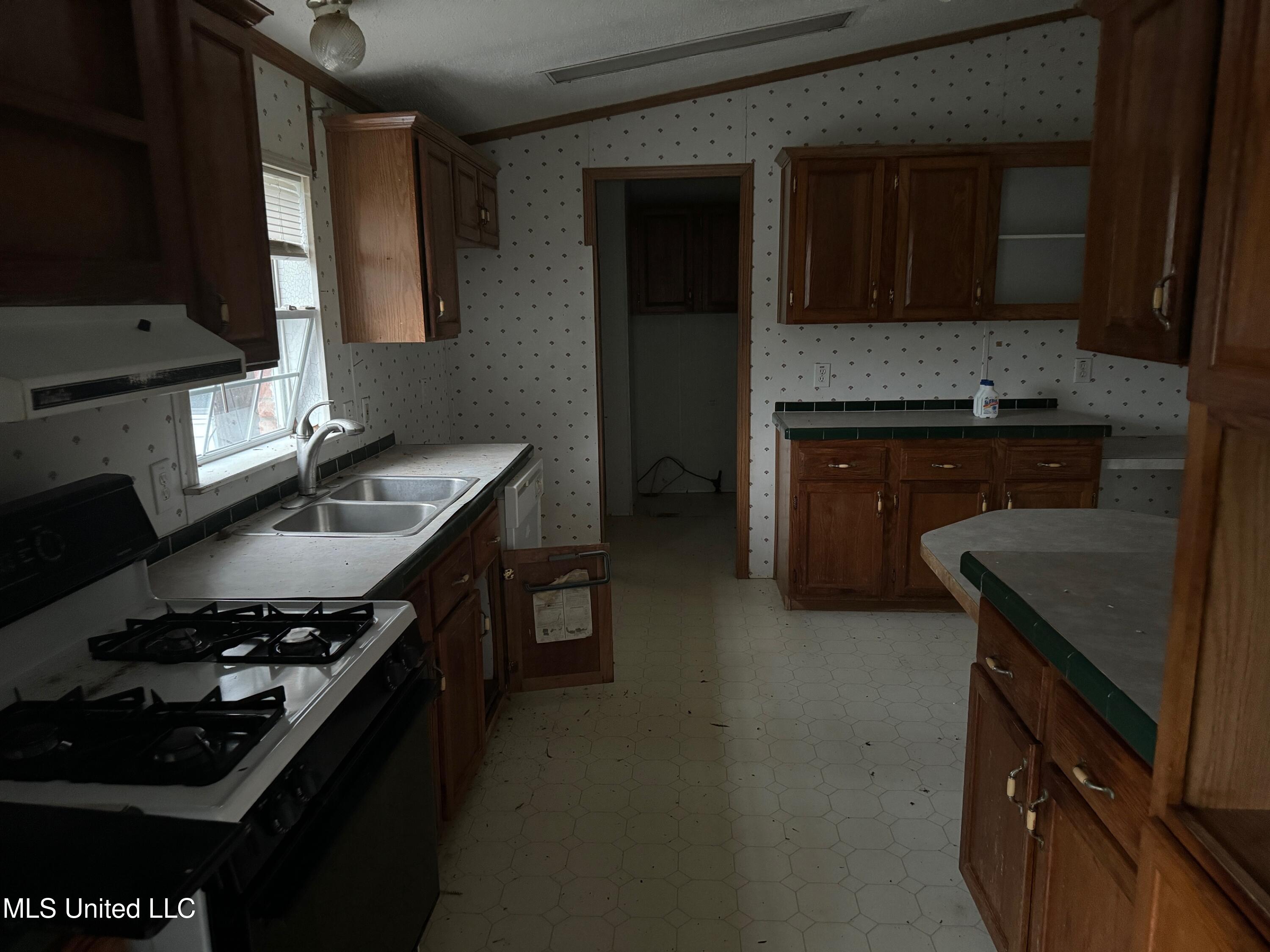 7 Willie Roberts Road Property Photo 3