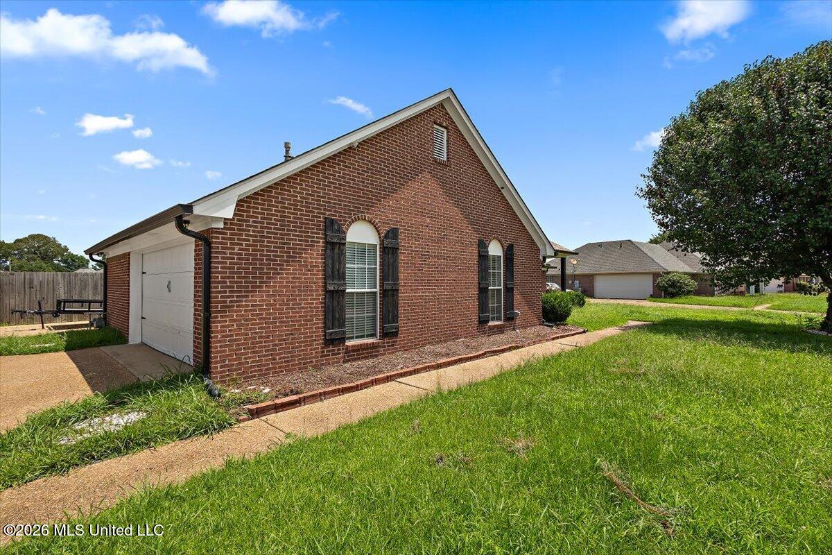 218 Charlene Drive Property Photo 2