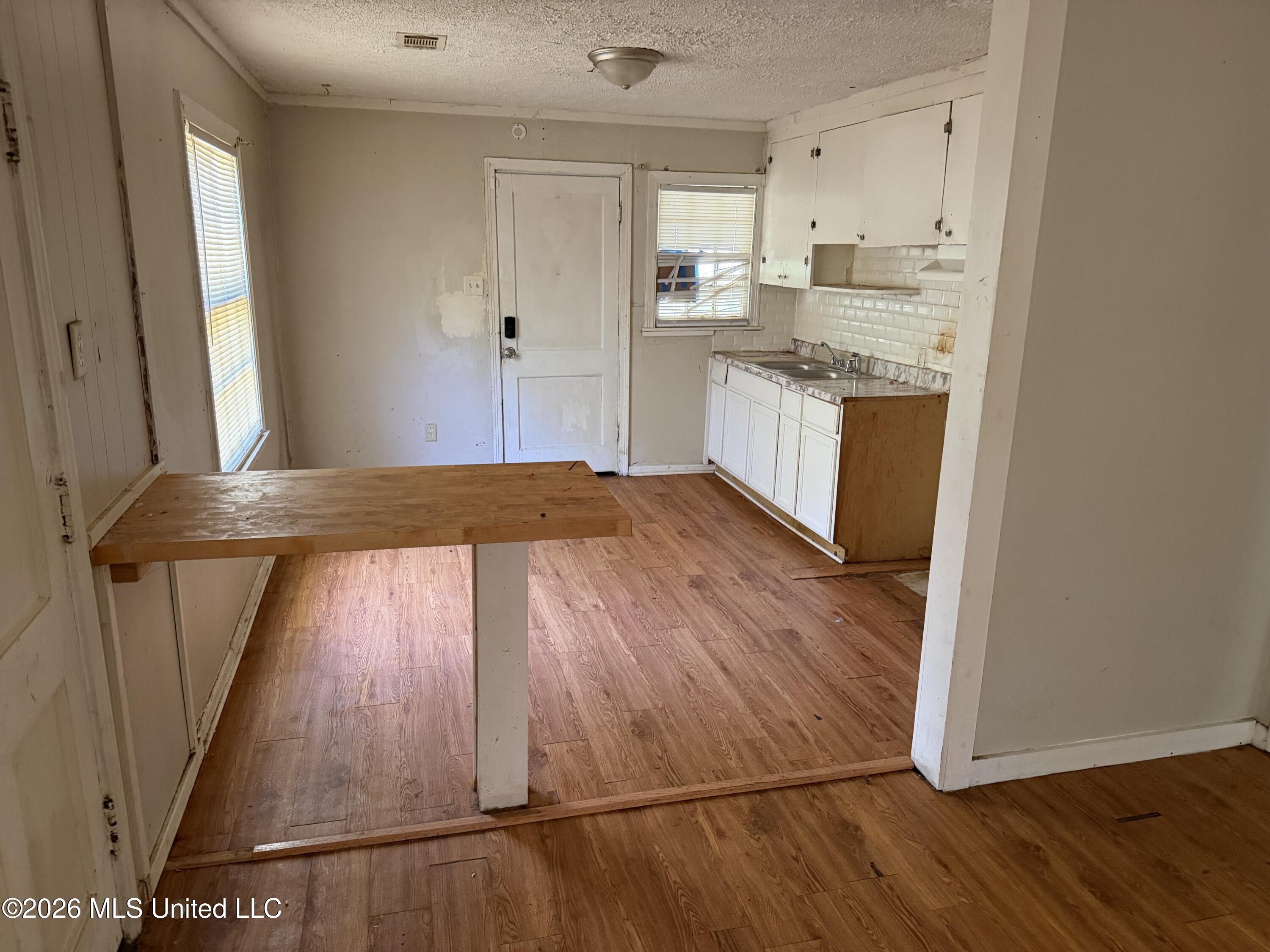 333 Creston Avenue Property Photo 3