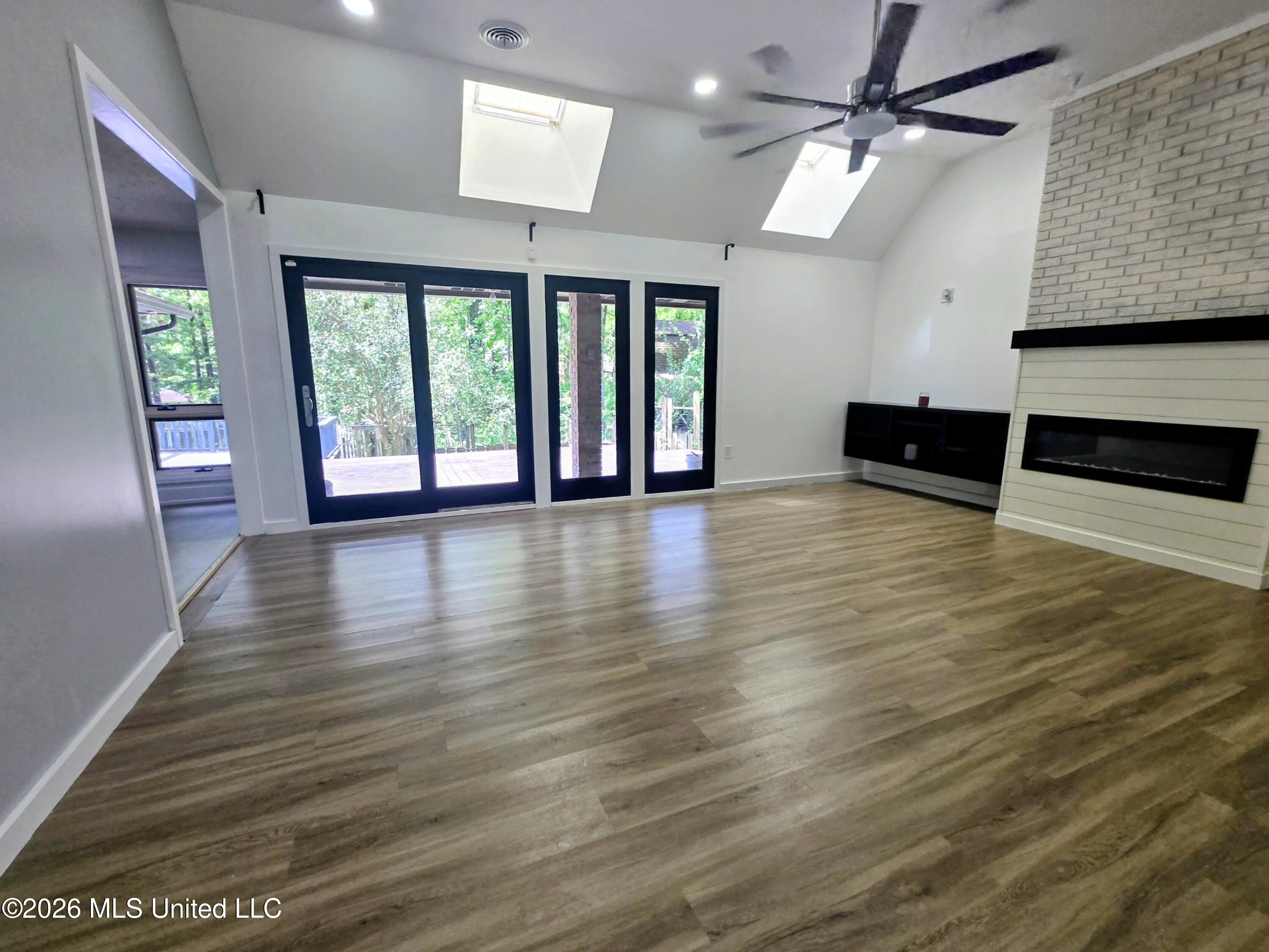 603 Trailwood Drive Property Photo 13