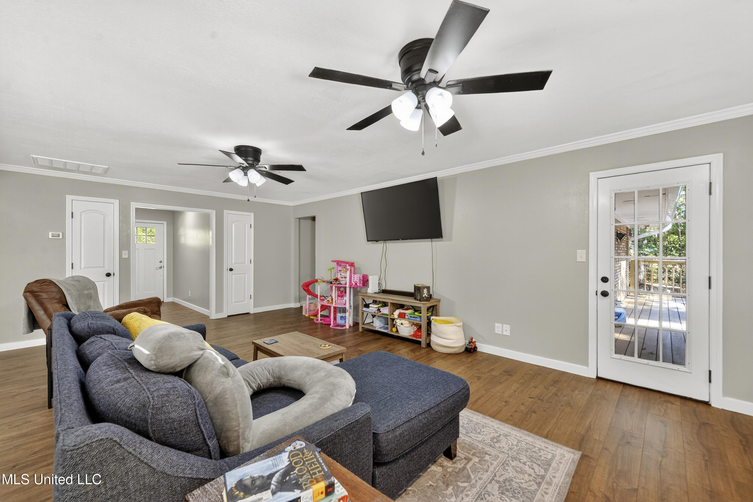 2500 Tearose Lane Property Photo 4