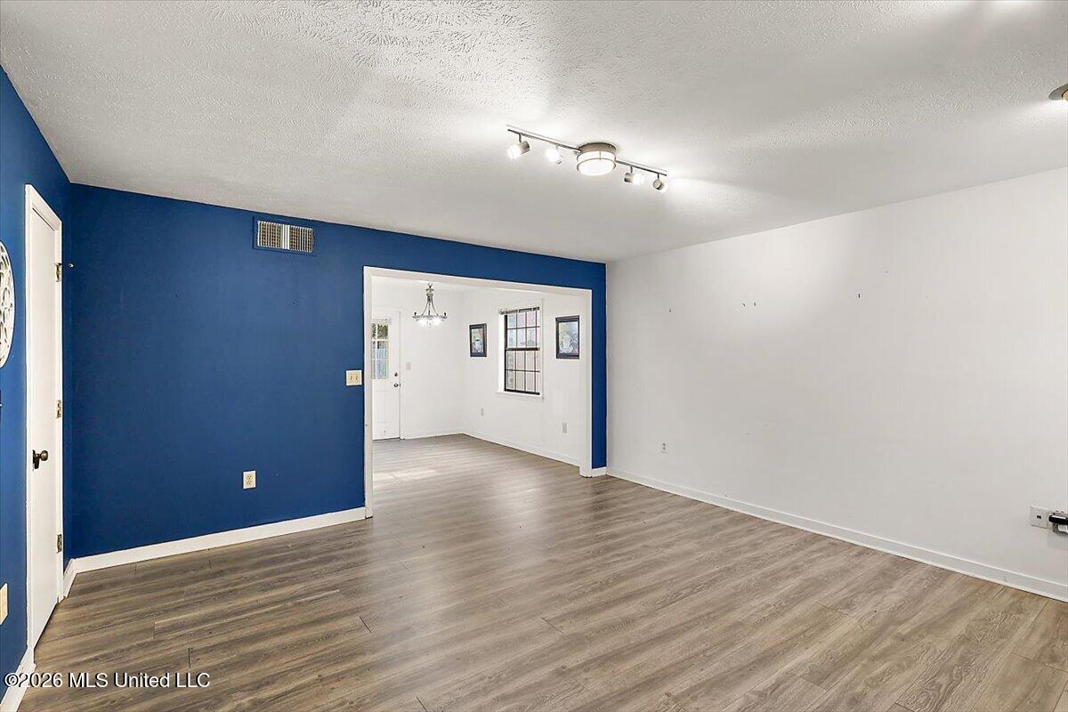 480 Brendalwood Drive Property Photo 6
