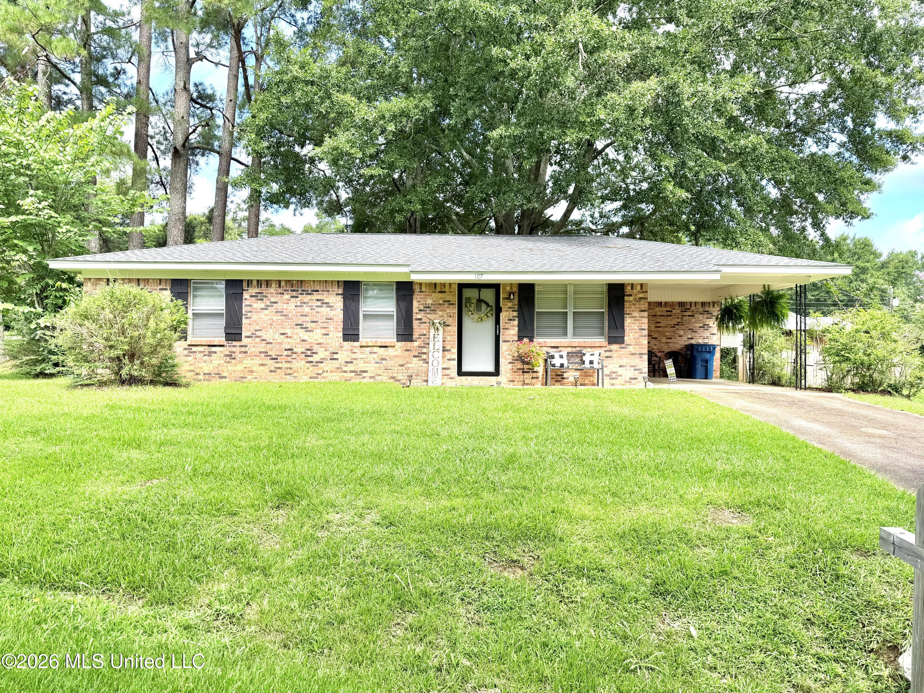 107 Longview Drive Property Photo 1