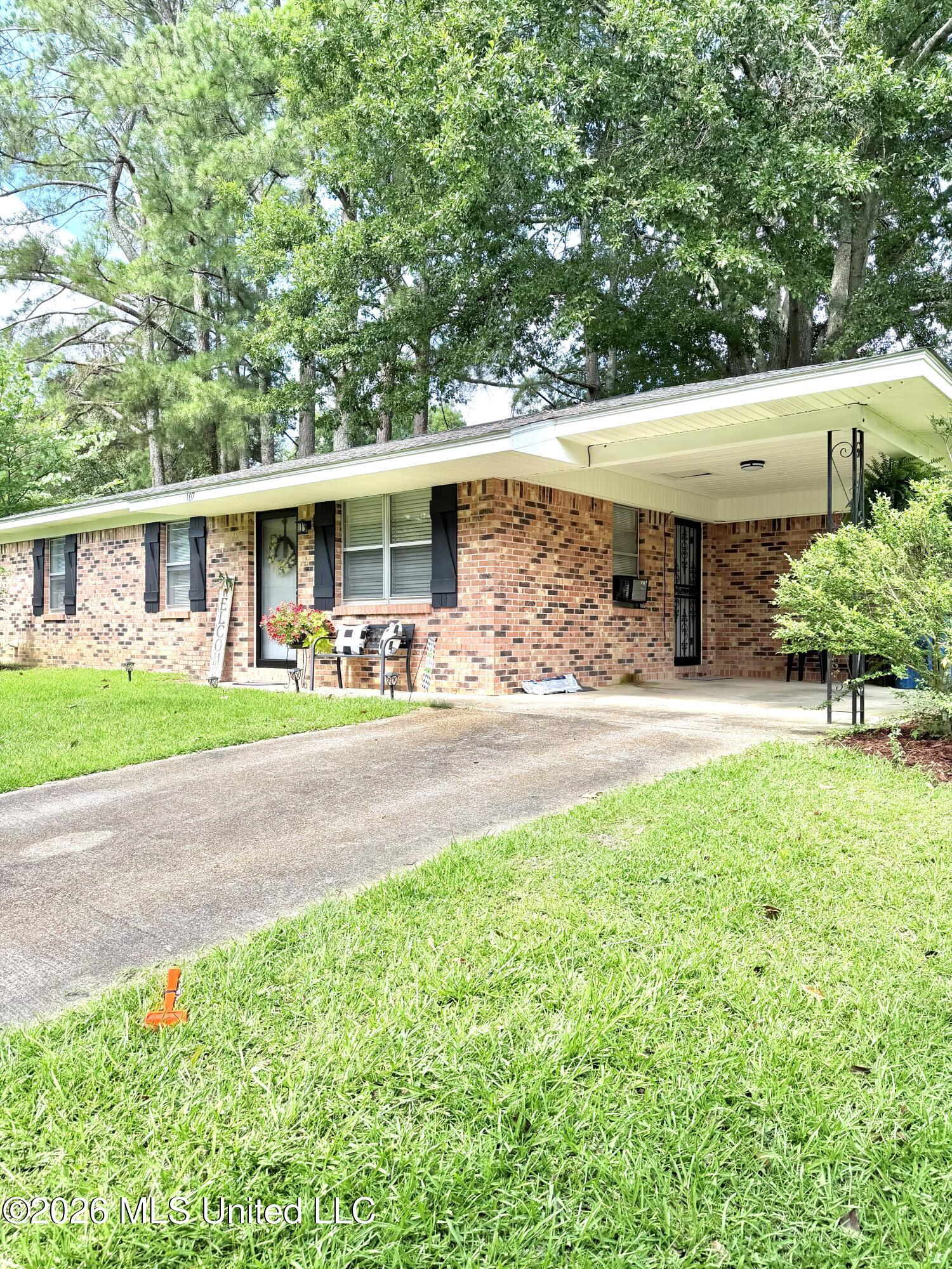 107 Longview Drive Property Photo 2