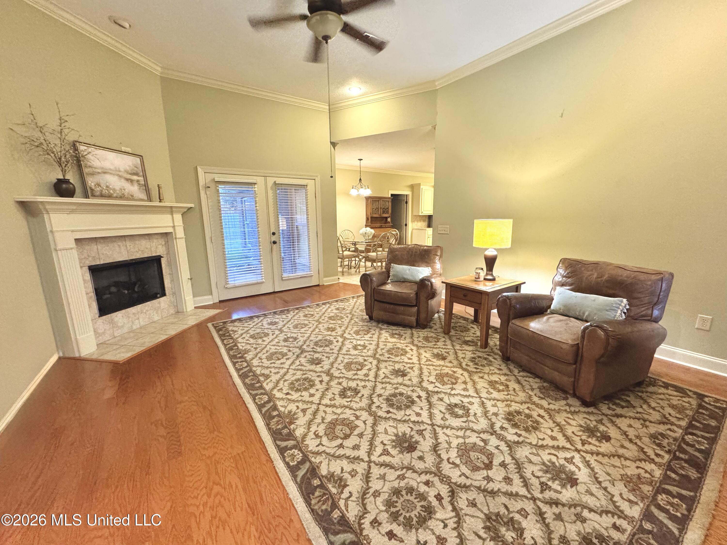 809 Windlass Cove Property Photo 3