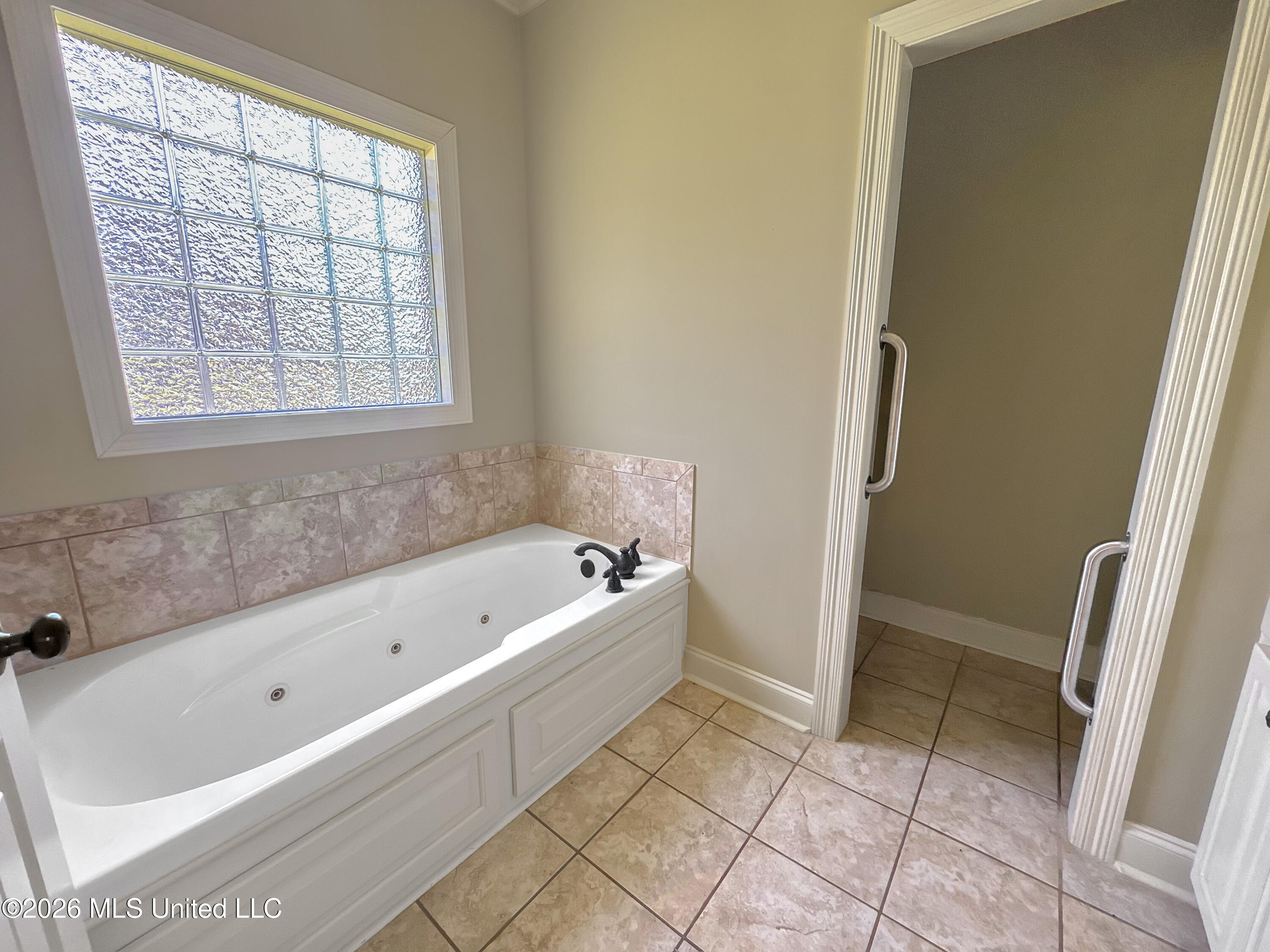 809 Windlass Cove Property Photo 14