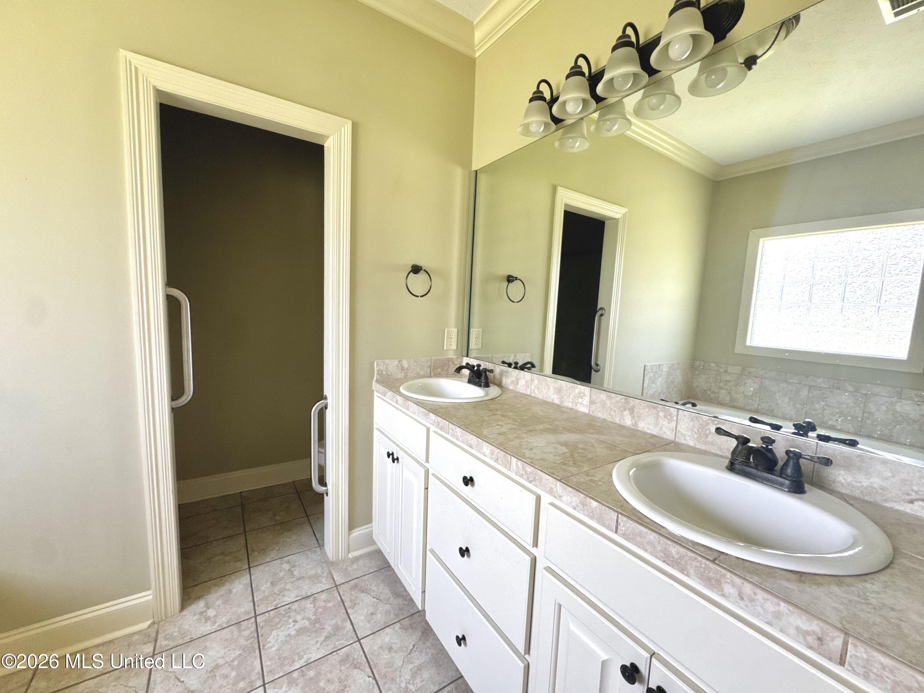809 Windlass Cove Property Photo 15