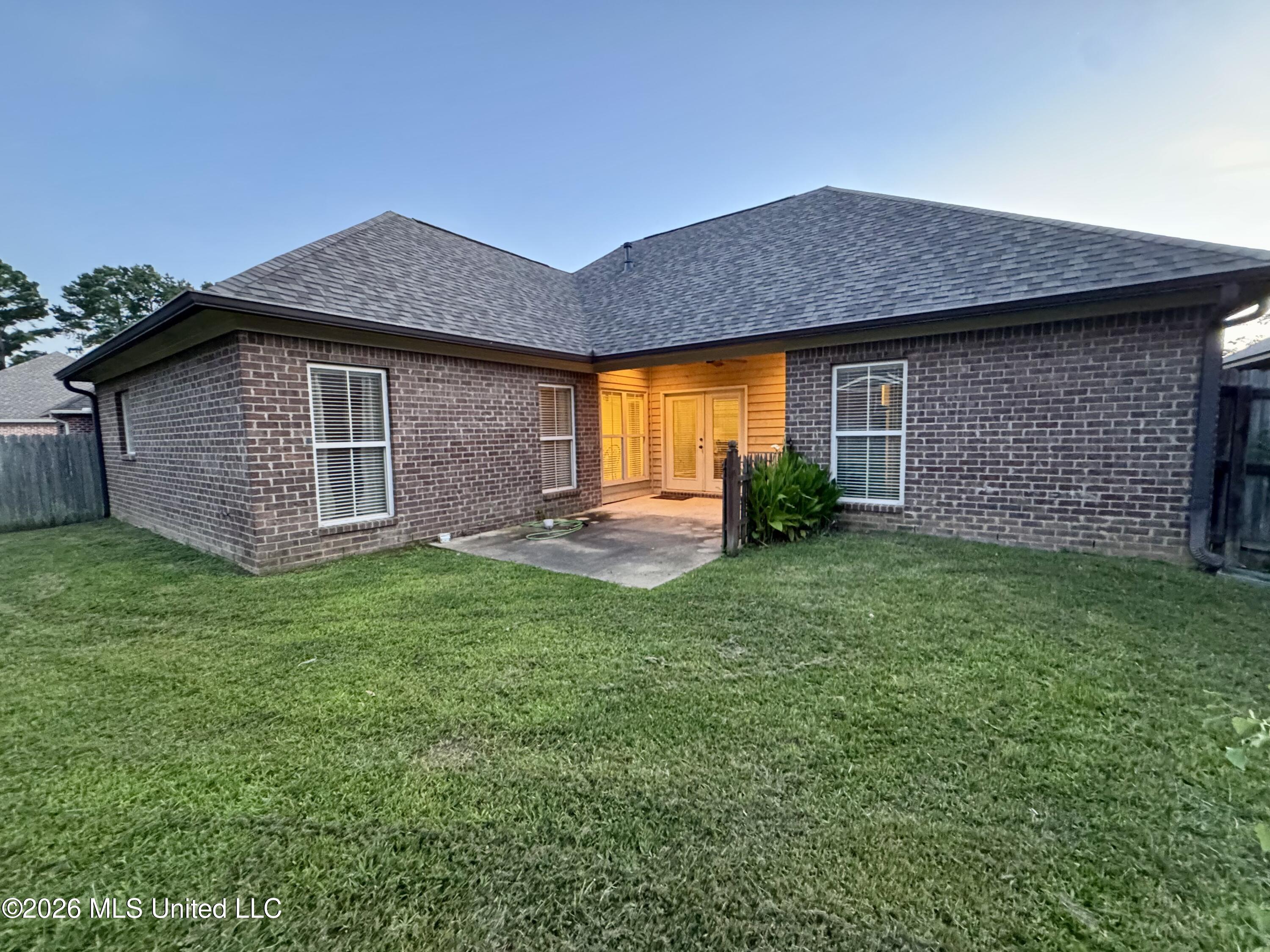 809 Windlass Cove Property Photo 23