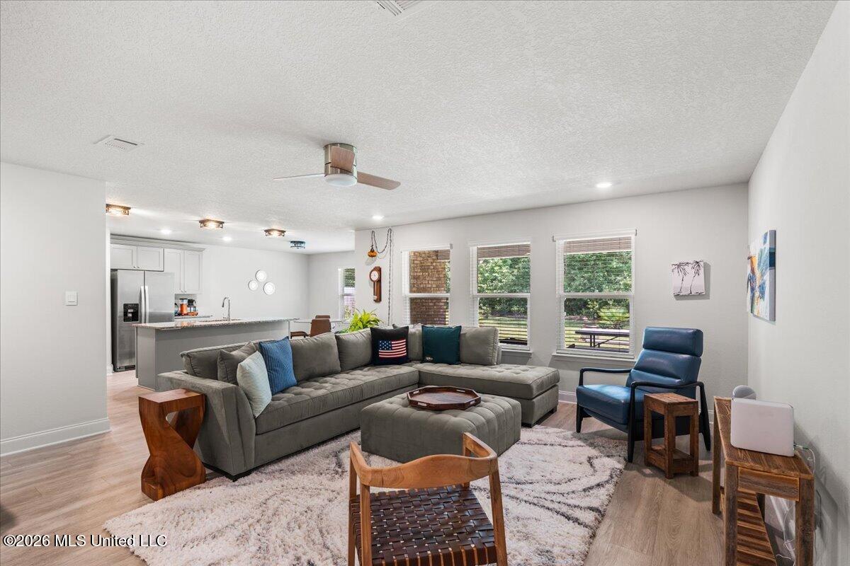 18042 Big Leaf Drive Property Photo 5