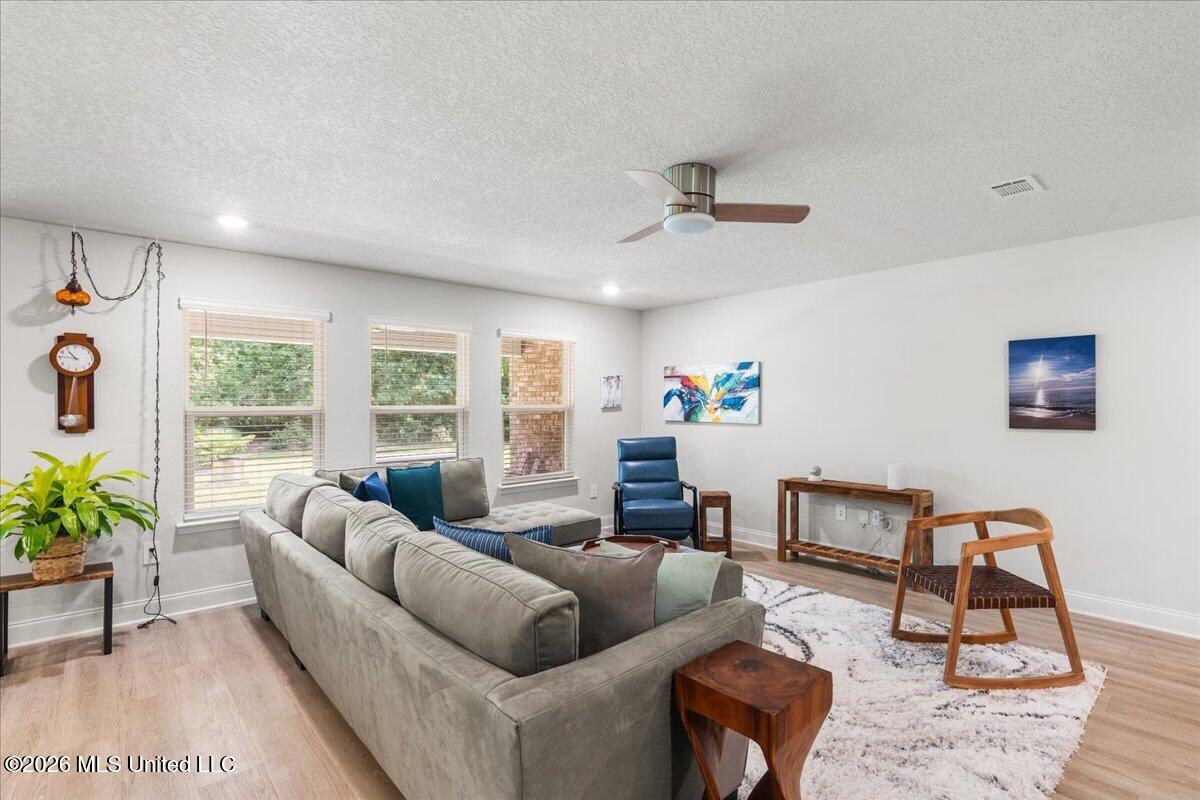 18042 Big Leaf Drive Property Photo 6