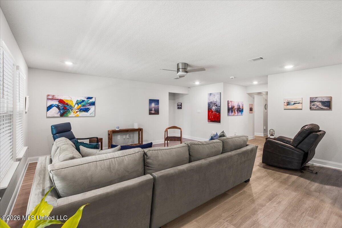 18042 Big Leaf Drive Property Photo 7