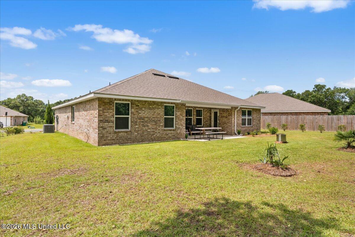 18042 Big Leaf Drive Property Photo 26