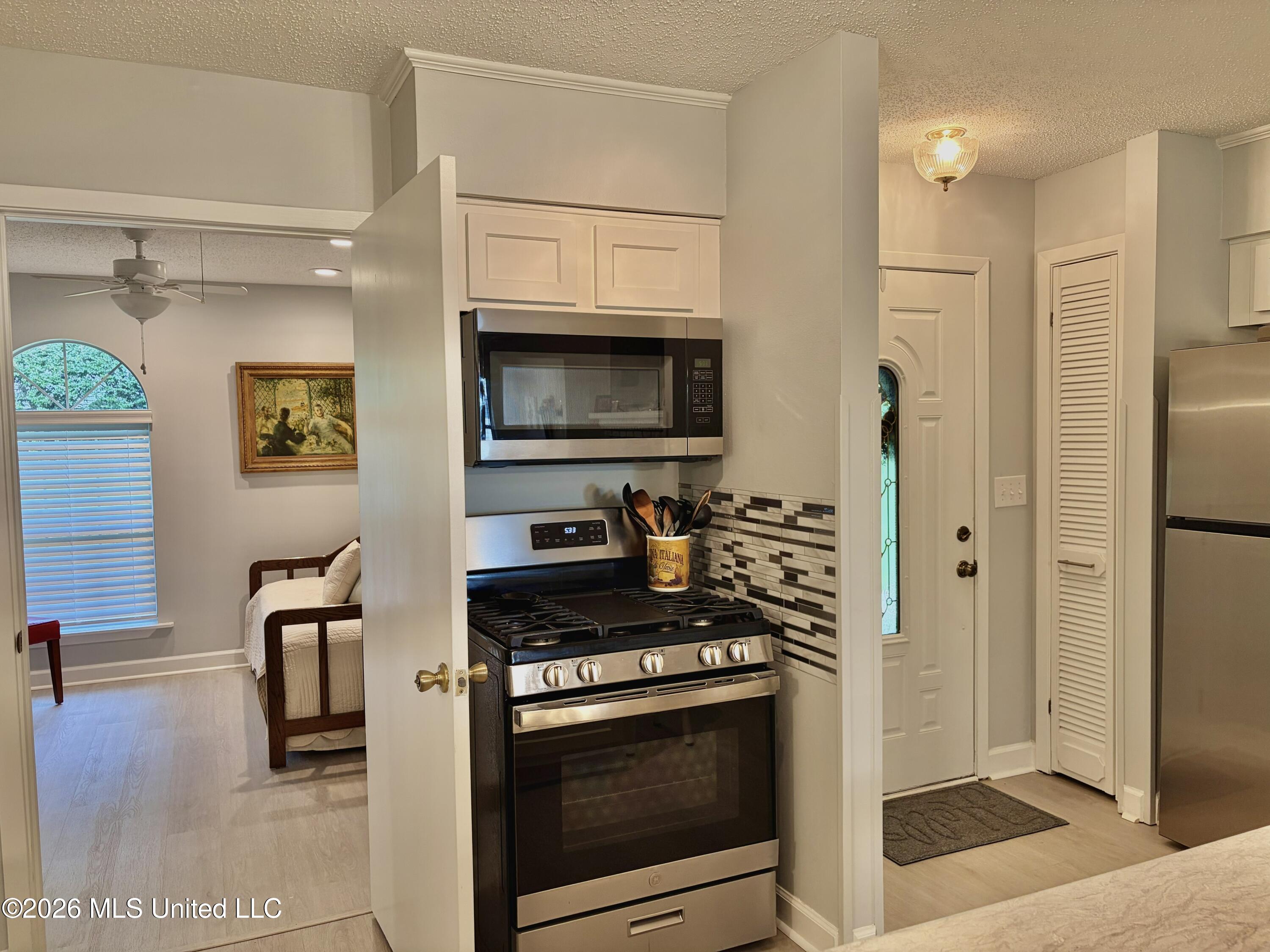 708 Lakeside Drive Property Photo 10