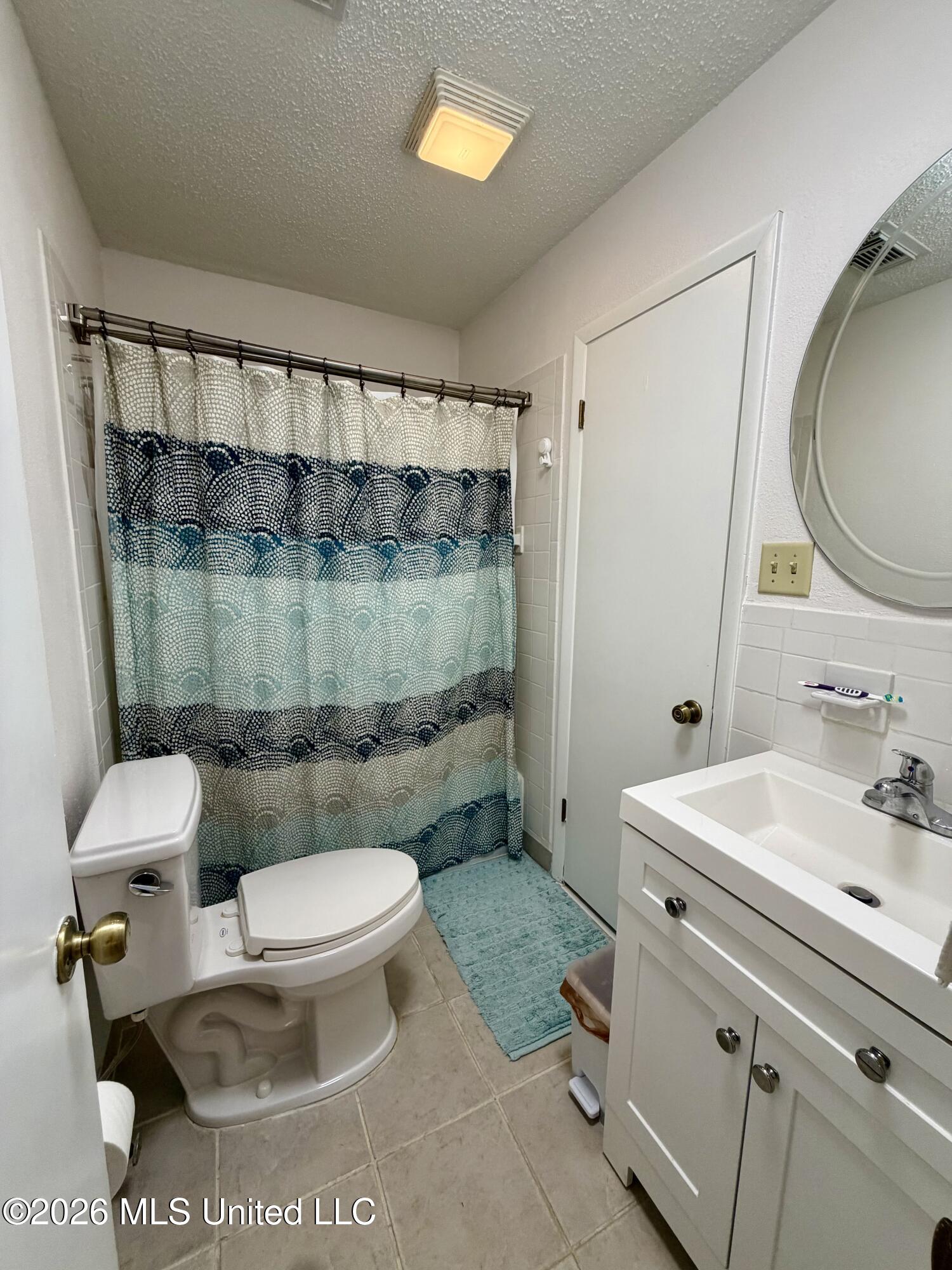 708 Lakeside Drive Property Photo 14