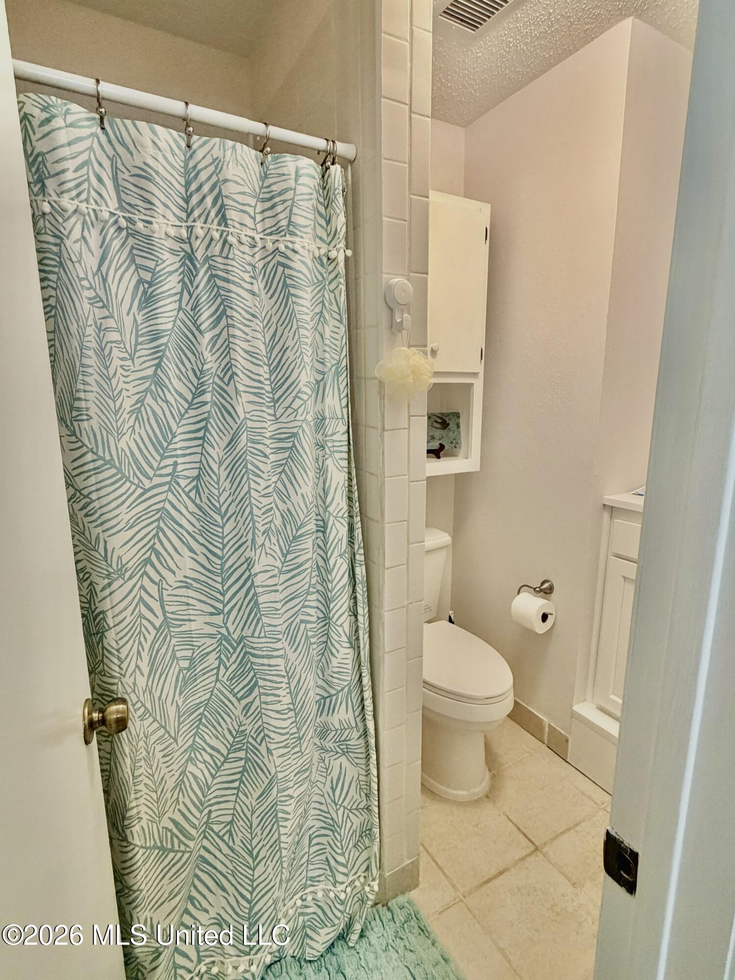 708 Lakeside Drive Property Photo 18