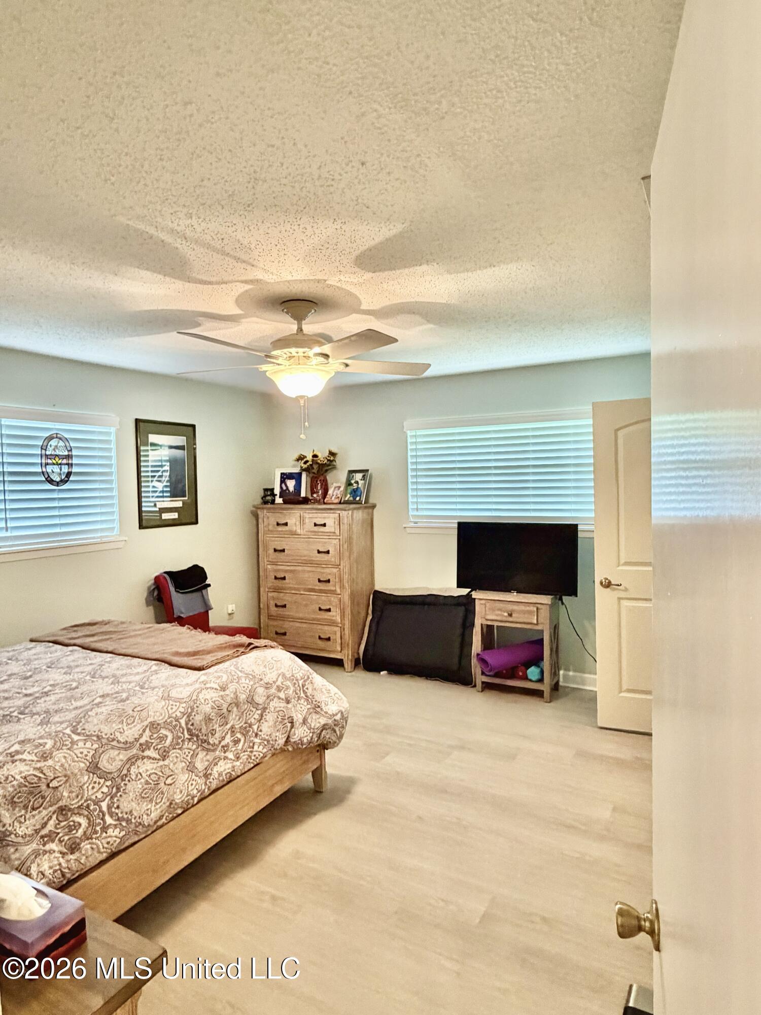 708 Lakeside Drive Property Photo 20