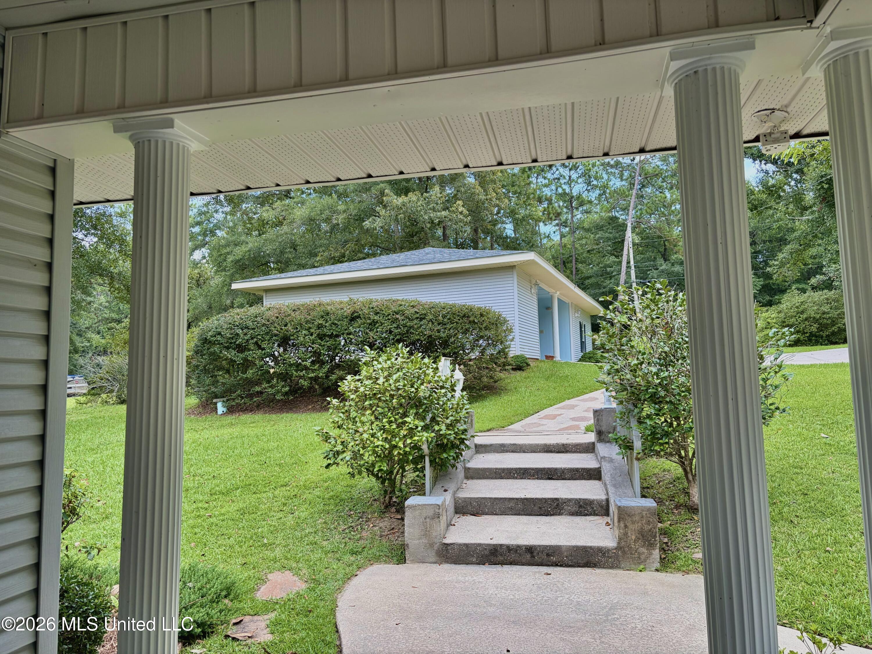708 Lakeside Drive Property Photo 23
