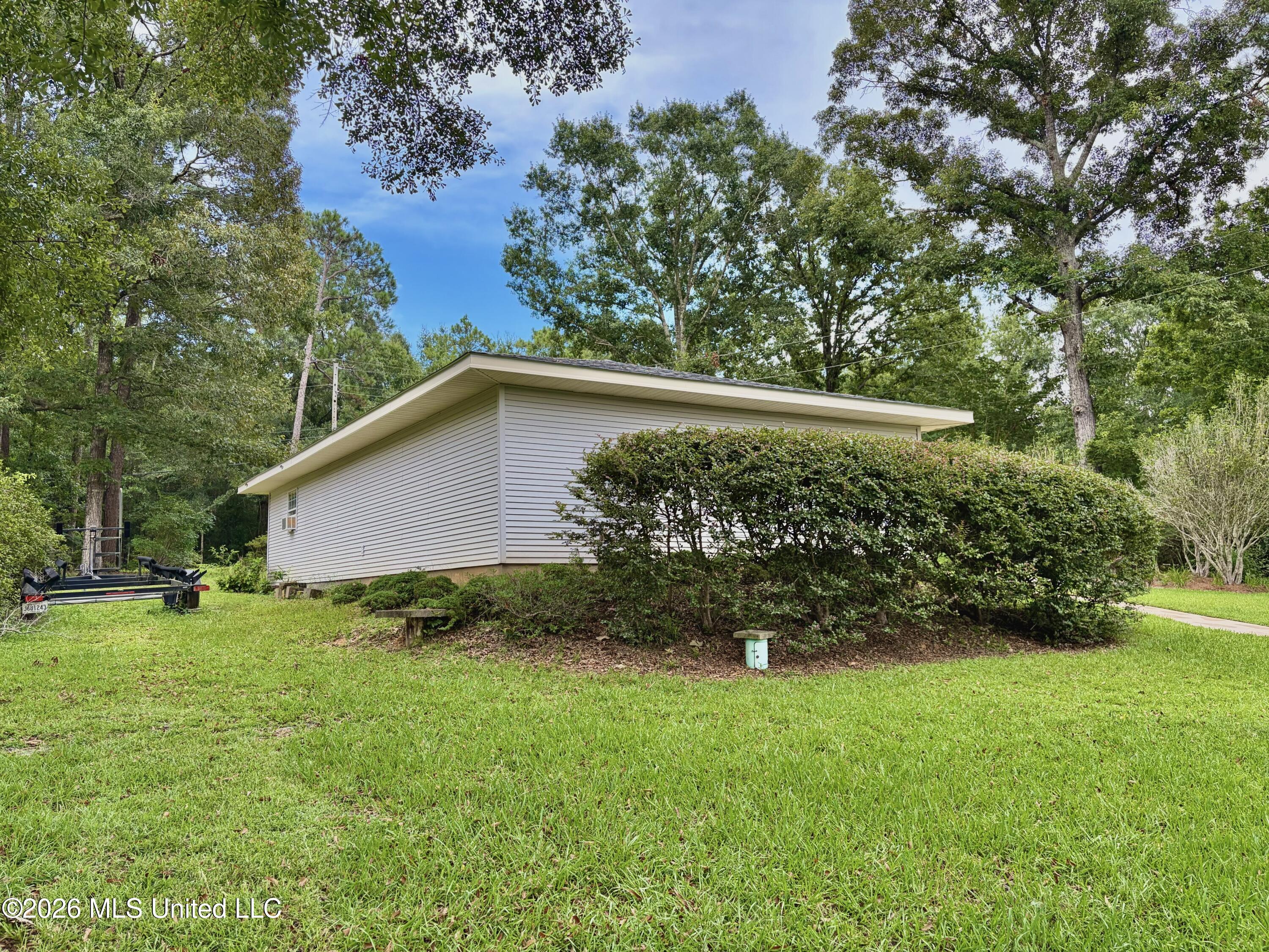 708 Lakeside Drive Property Photo 31