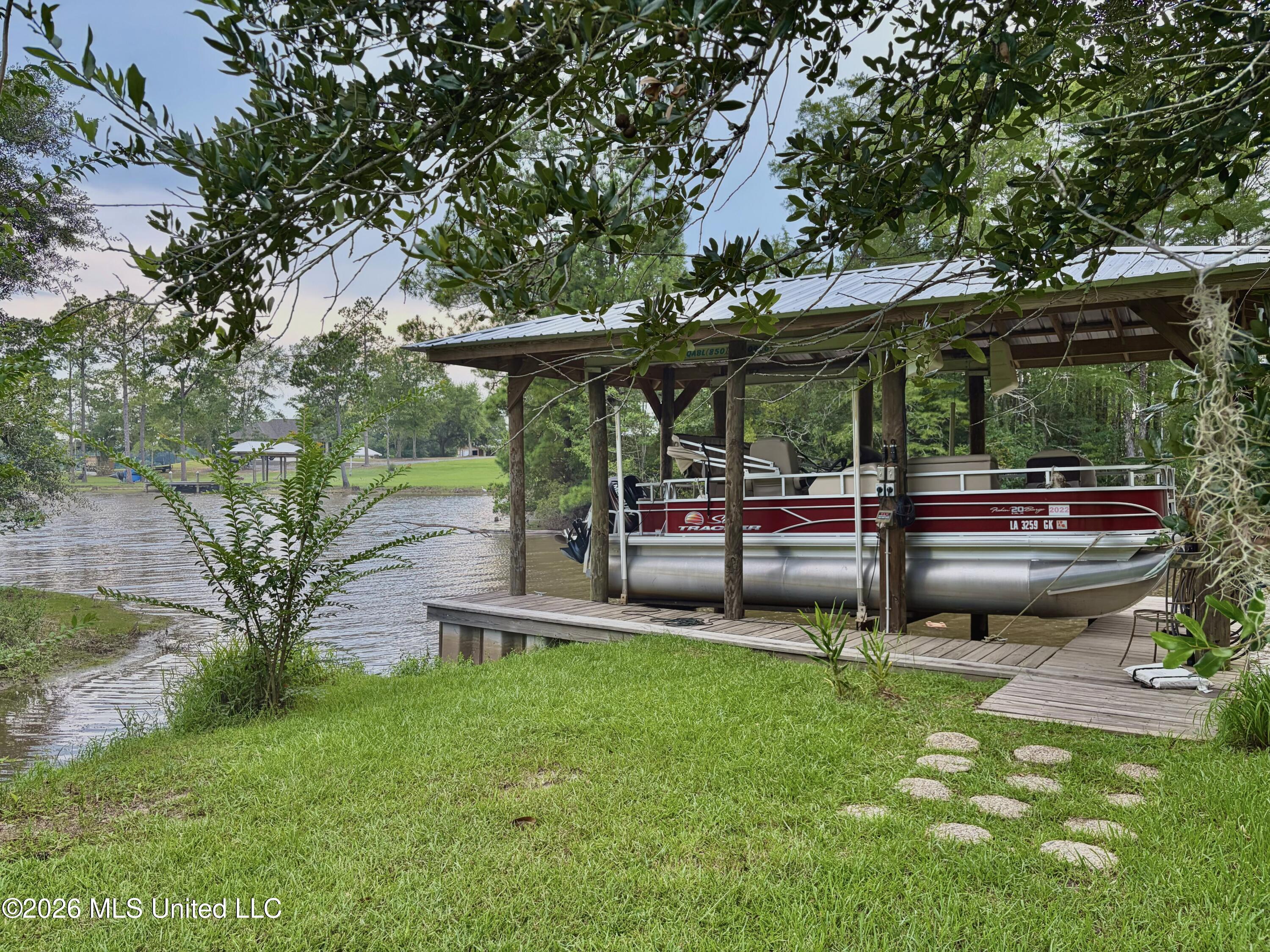 708 Lakeside Drive Property Photo 33