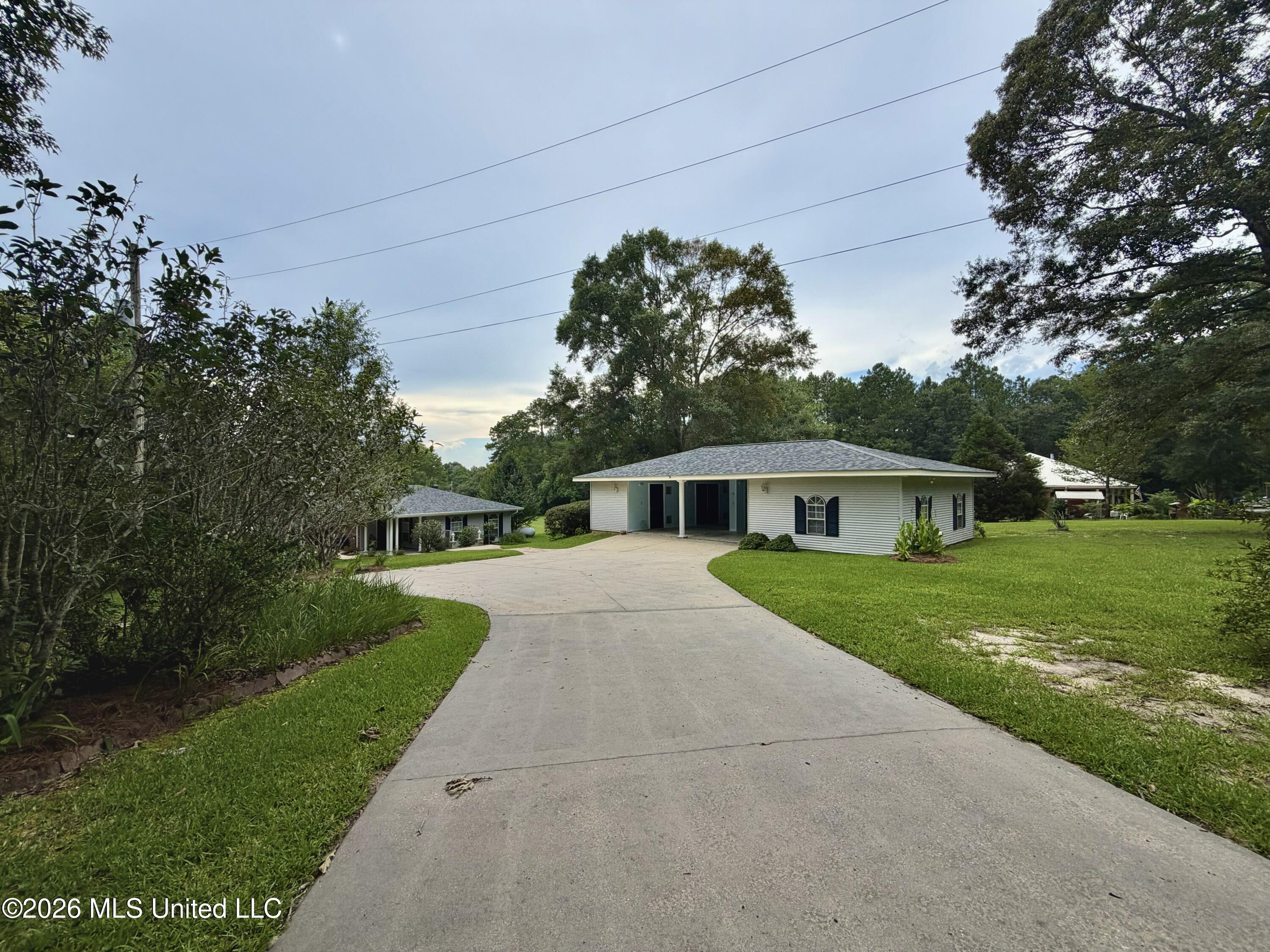 708 Lakeside Drive Property Photo 43