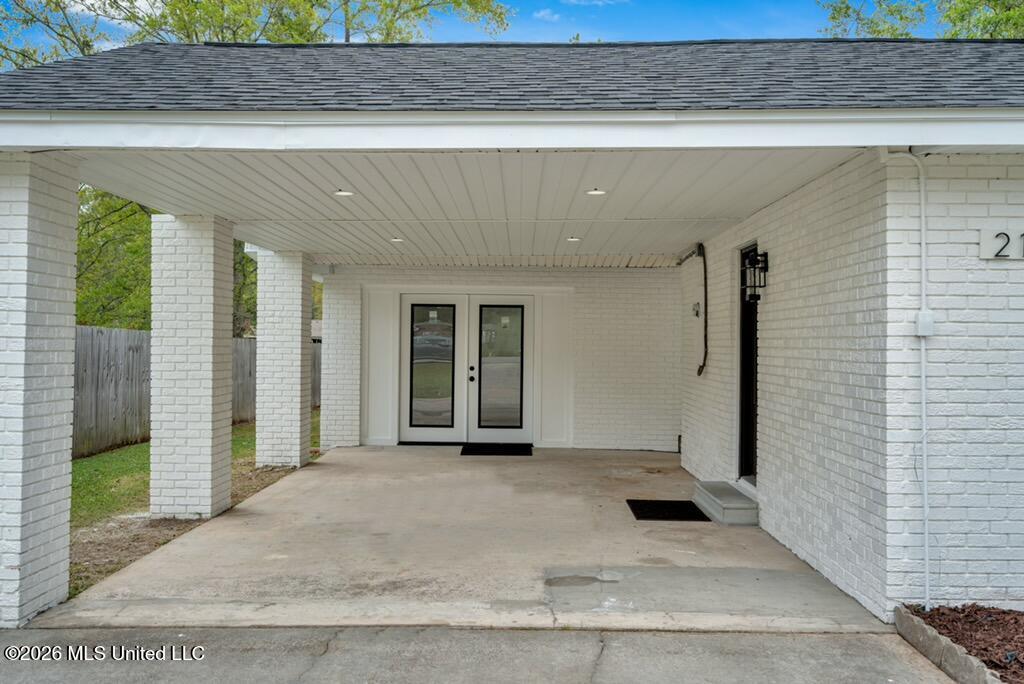 211 47th Street Property Photo 3