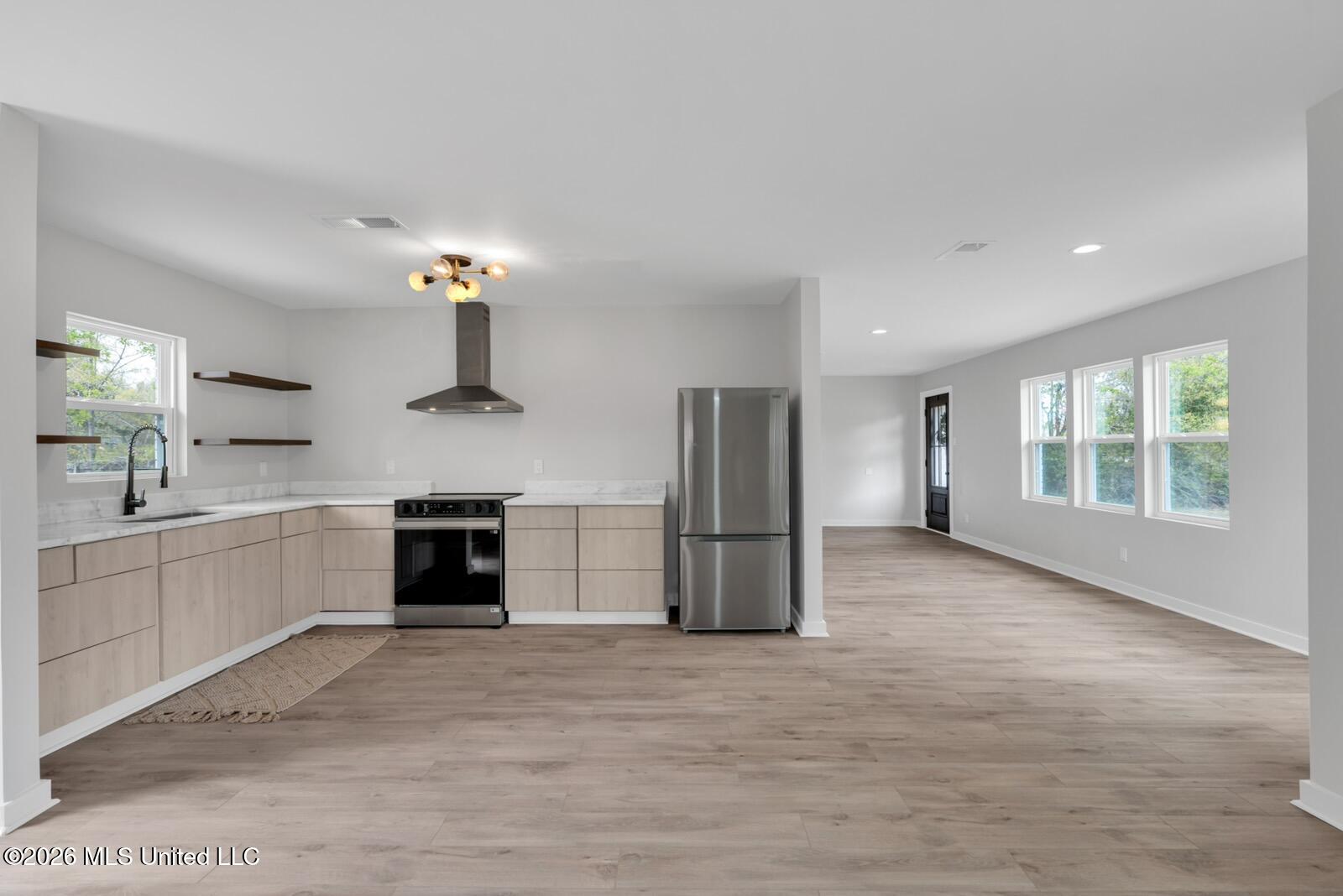 211 47th Street Property Photo 9