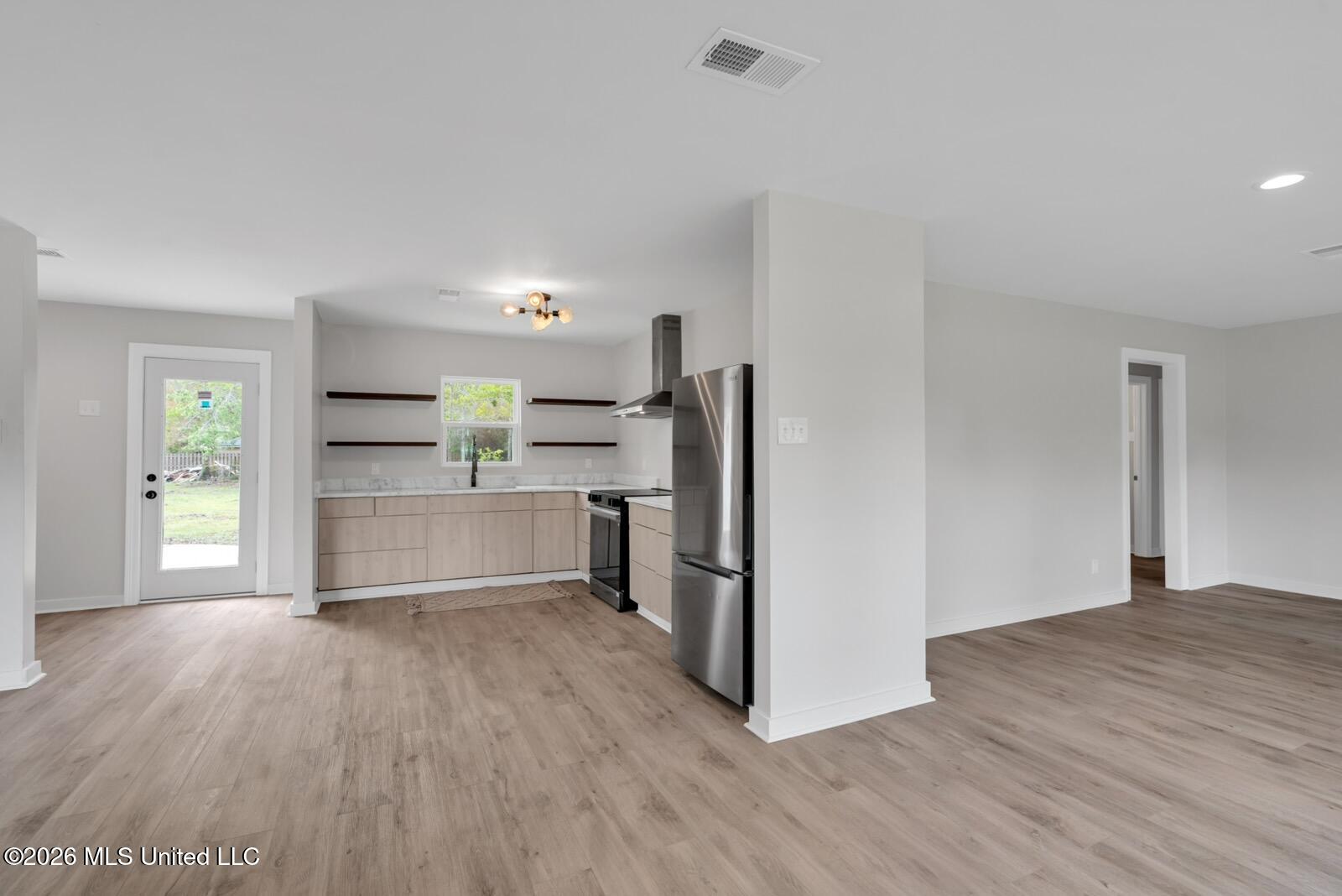 211 47th Street Property Photo 13