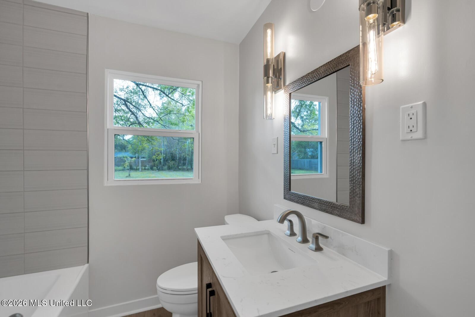 211 47th Street Property Photo 16