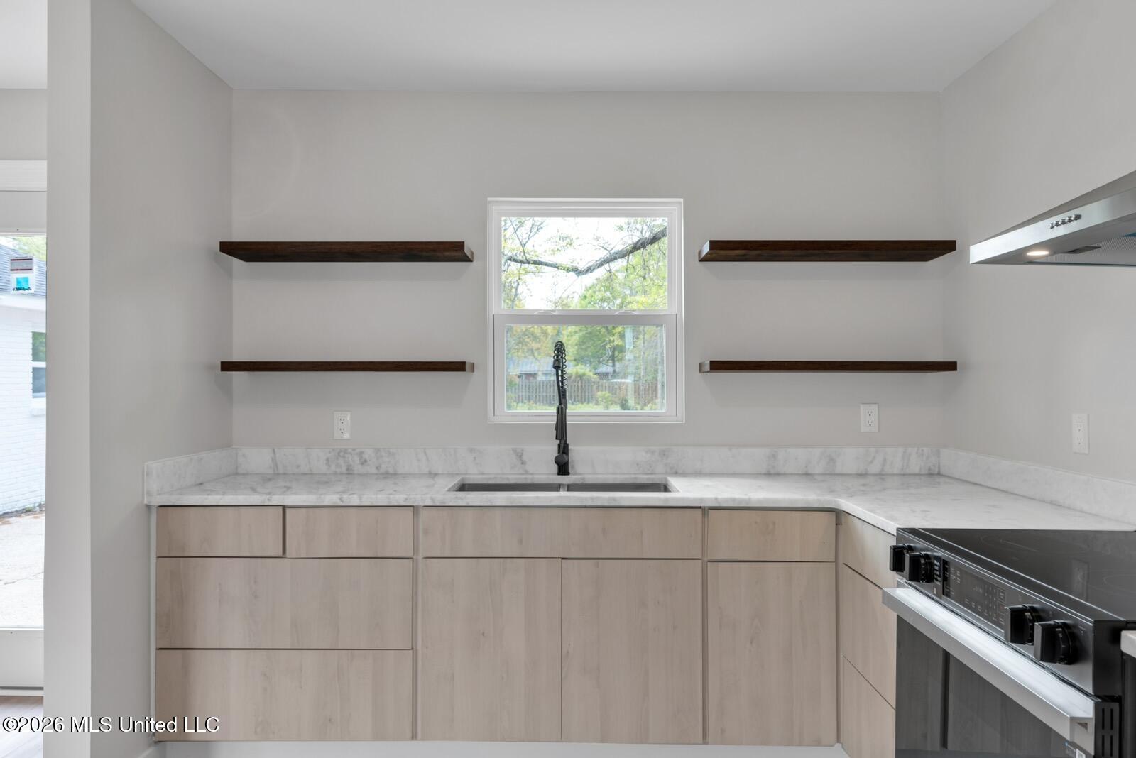 211 47th Street Property Photo 20