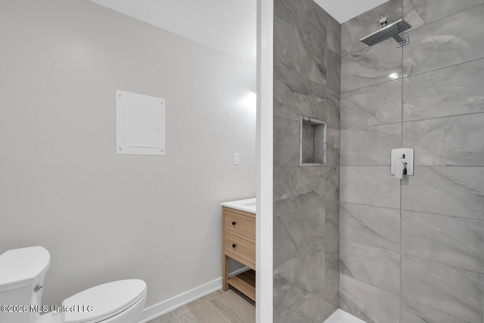 211 47th Street Property Photo 24