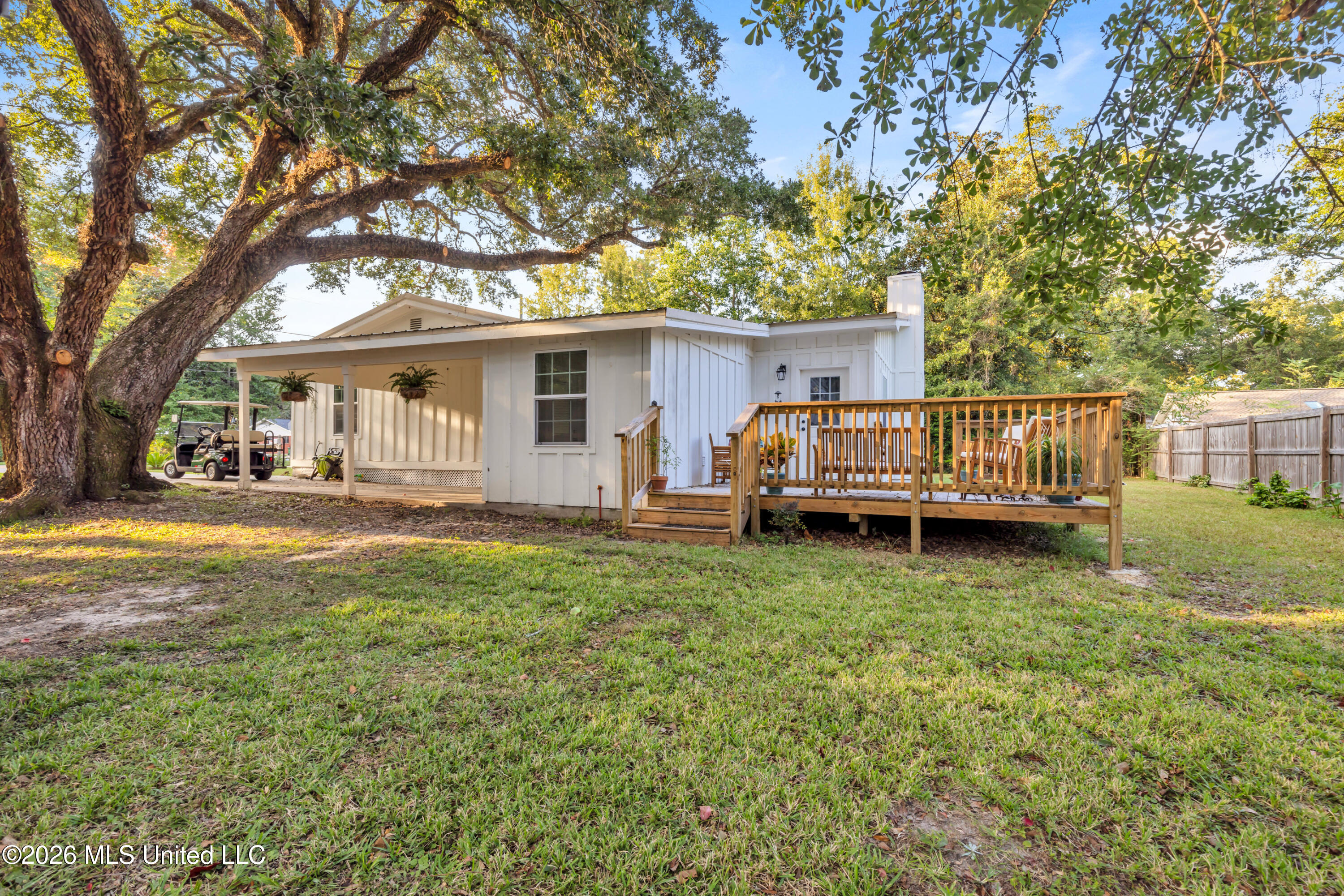 214 Simon Boulevard Property Photo 27