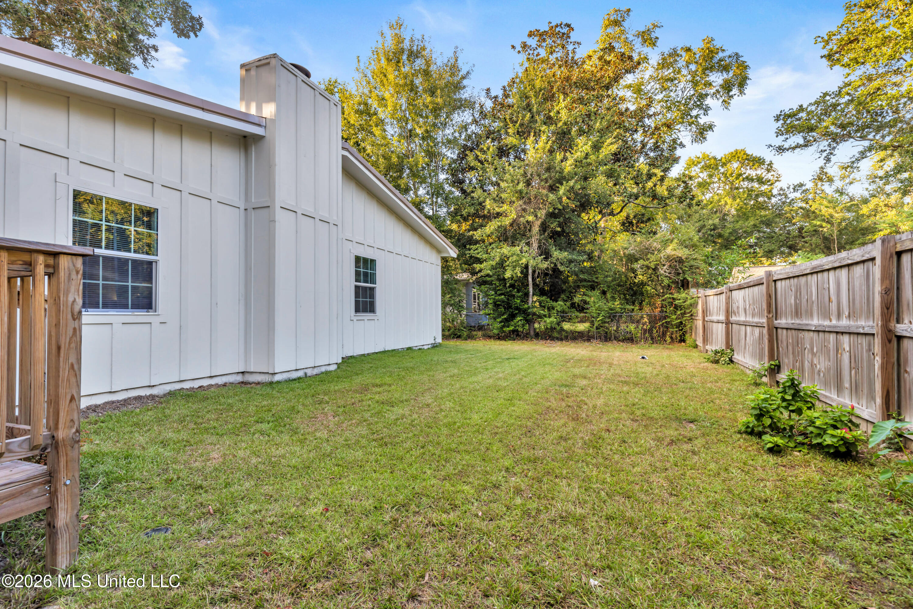214 Simon Boulevard Property Photo 30