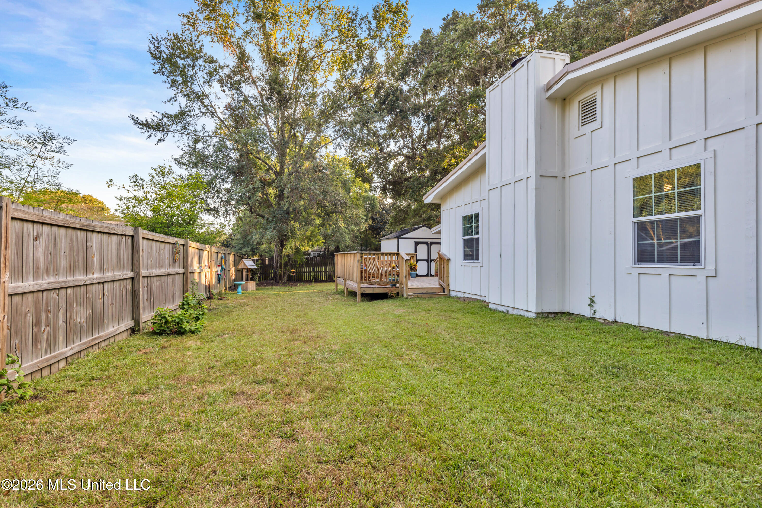 214 Simon Boulevard Property Photo 31