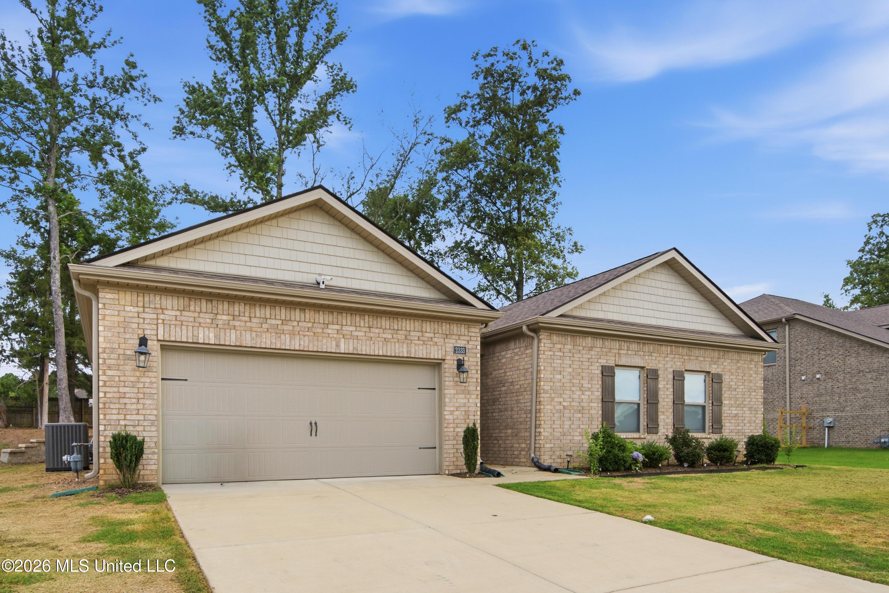 2333 Hyacinth Lane Property Photo 1