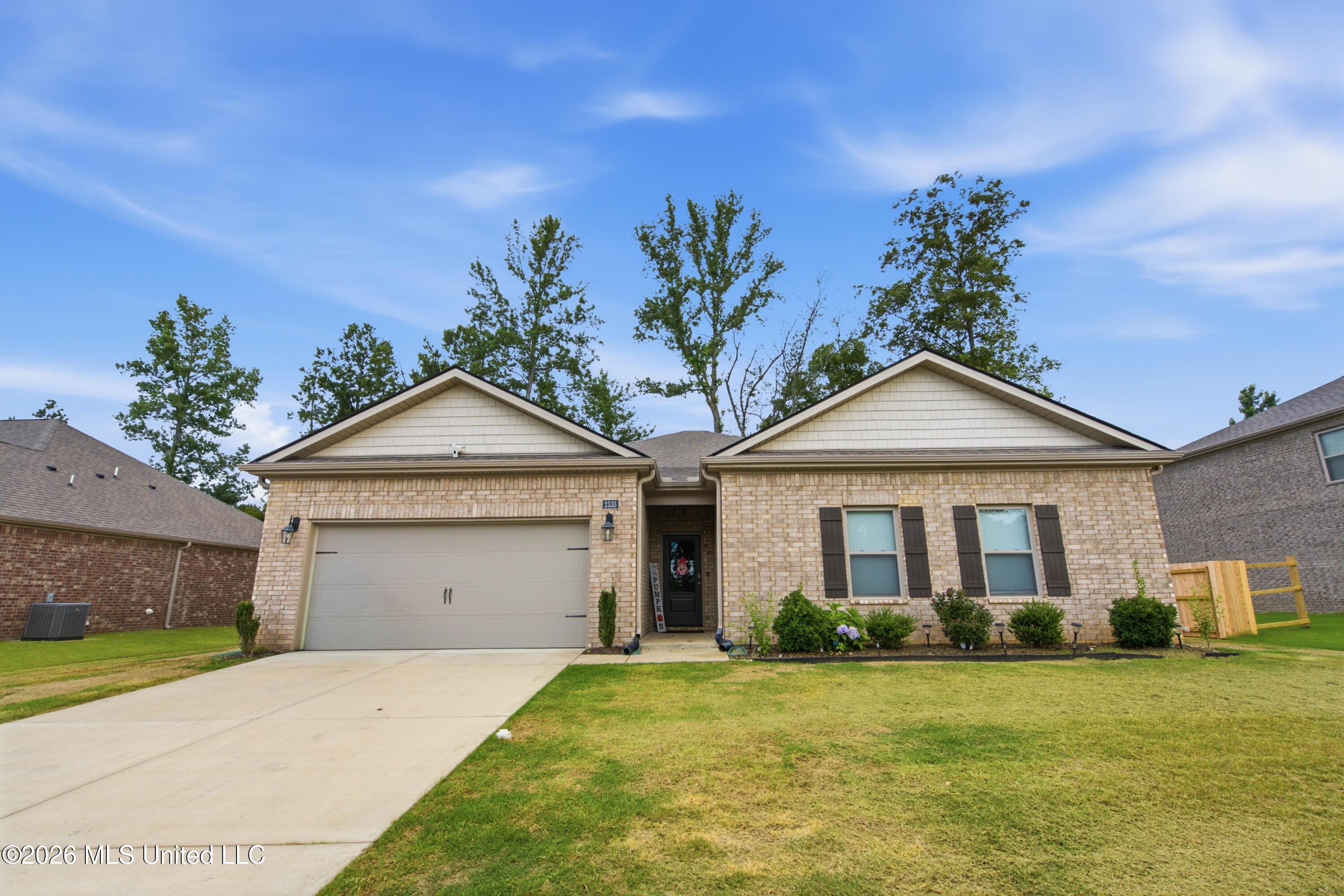 2333 Hyacinth Lane Property Photo 2