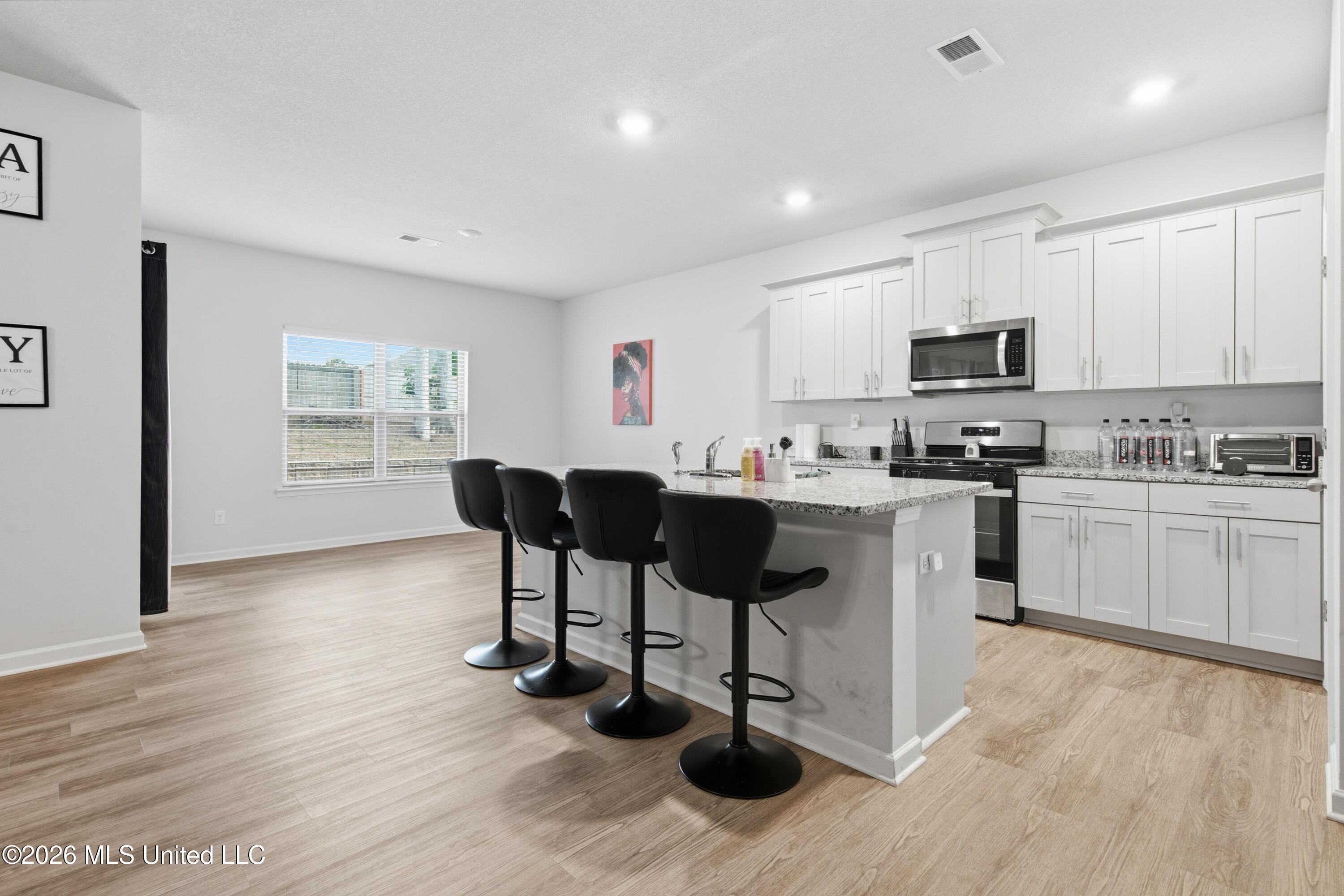2333 Hyacinth Lane Property Photo 7