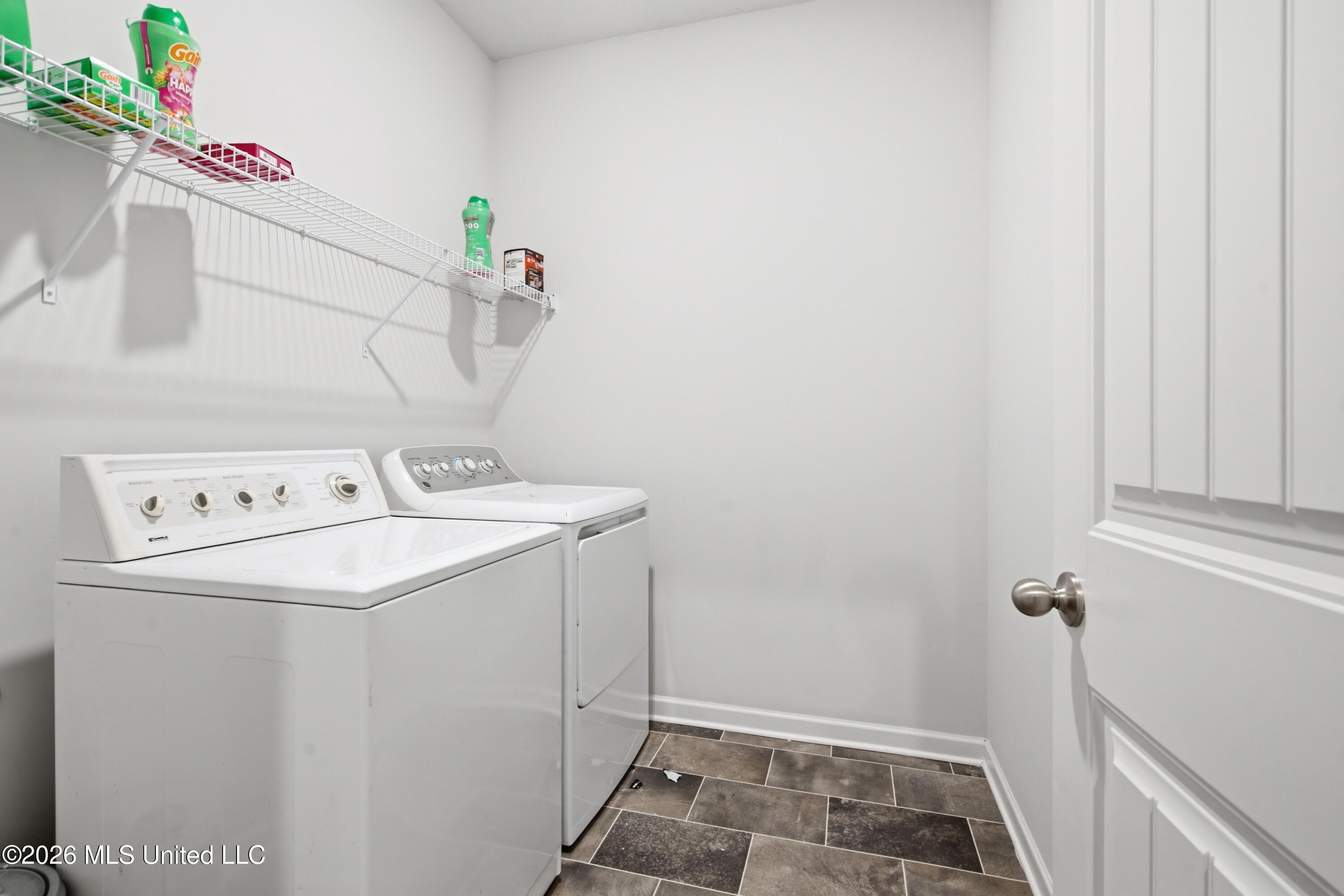 2333 Hyacinth Lane Property Photo 14