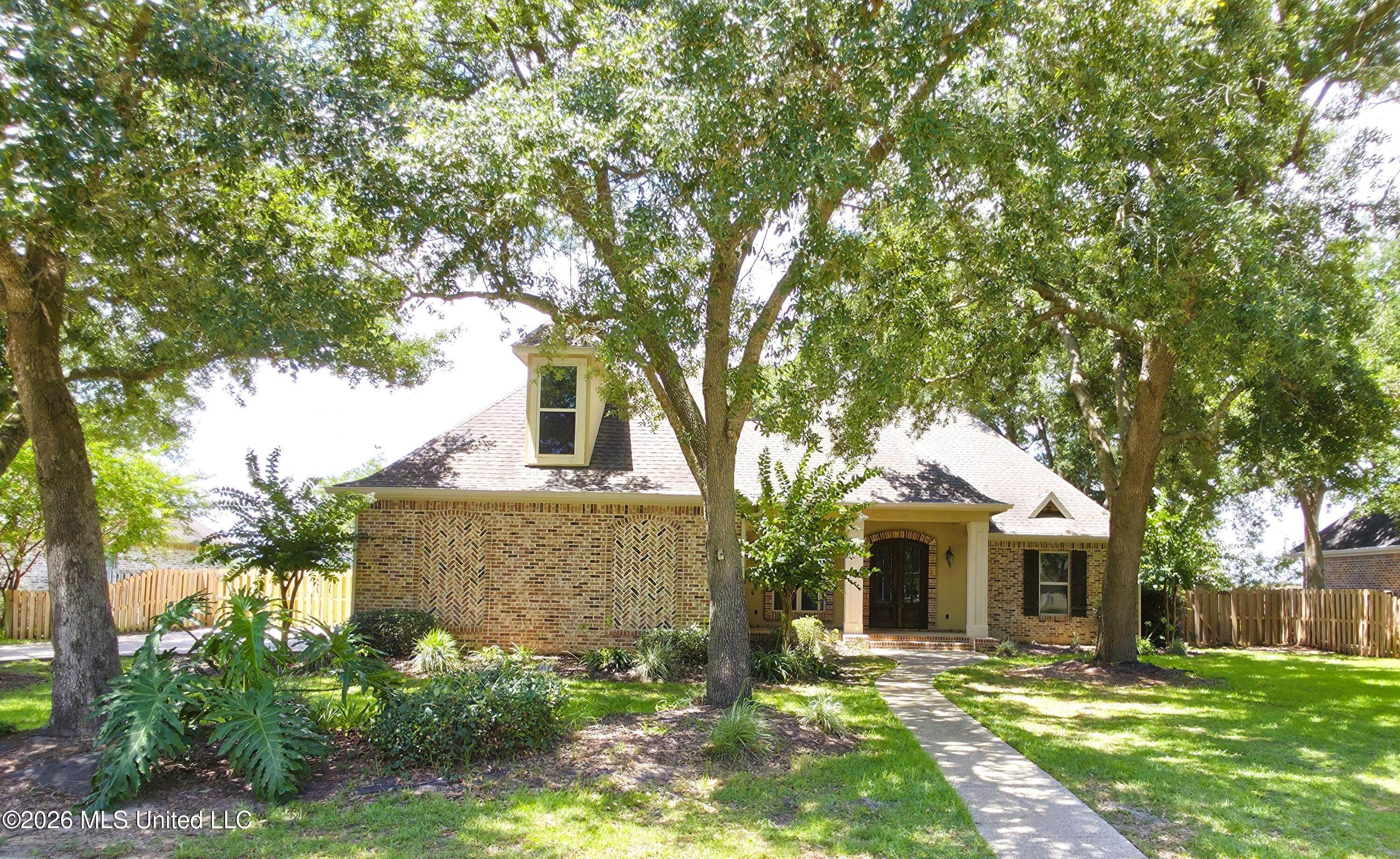 3024 Oakleigh Circle Property Photo 2