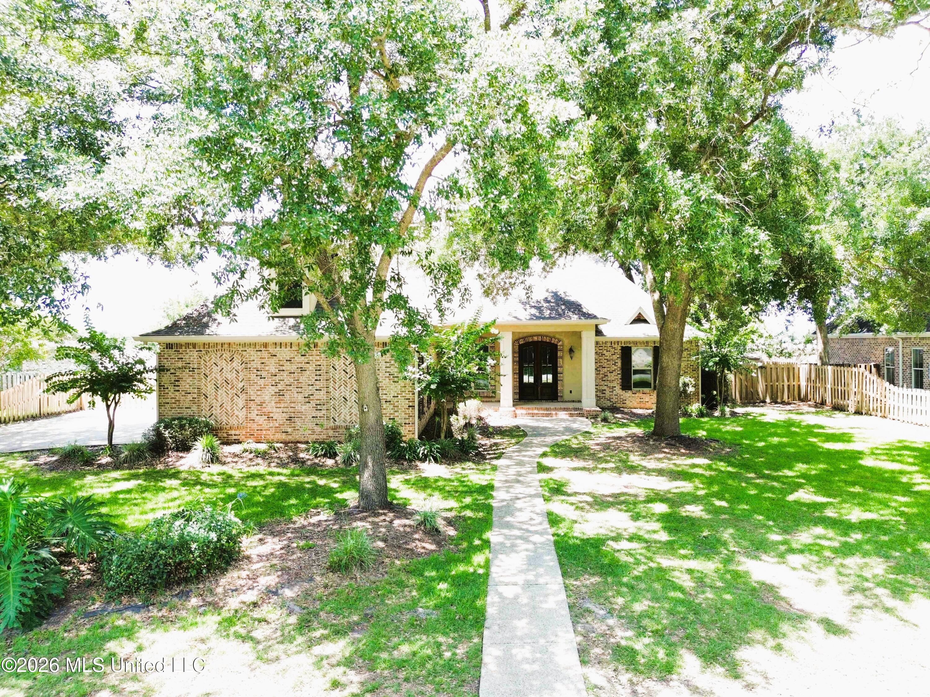 3024 Oakleigh Circle Property Photo 4