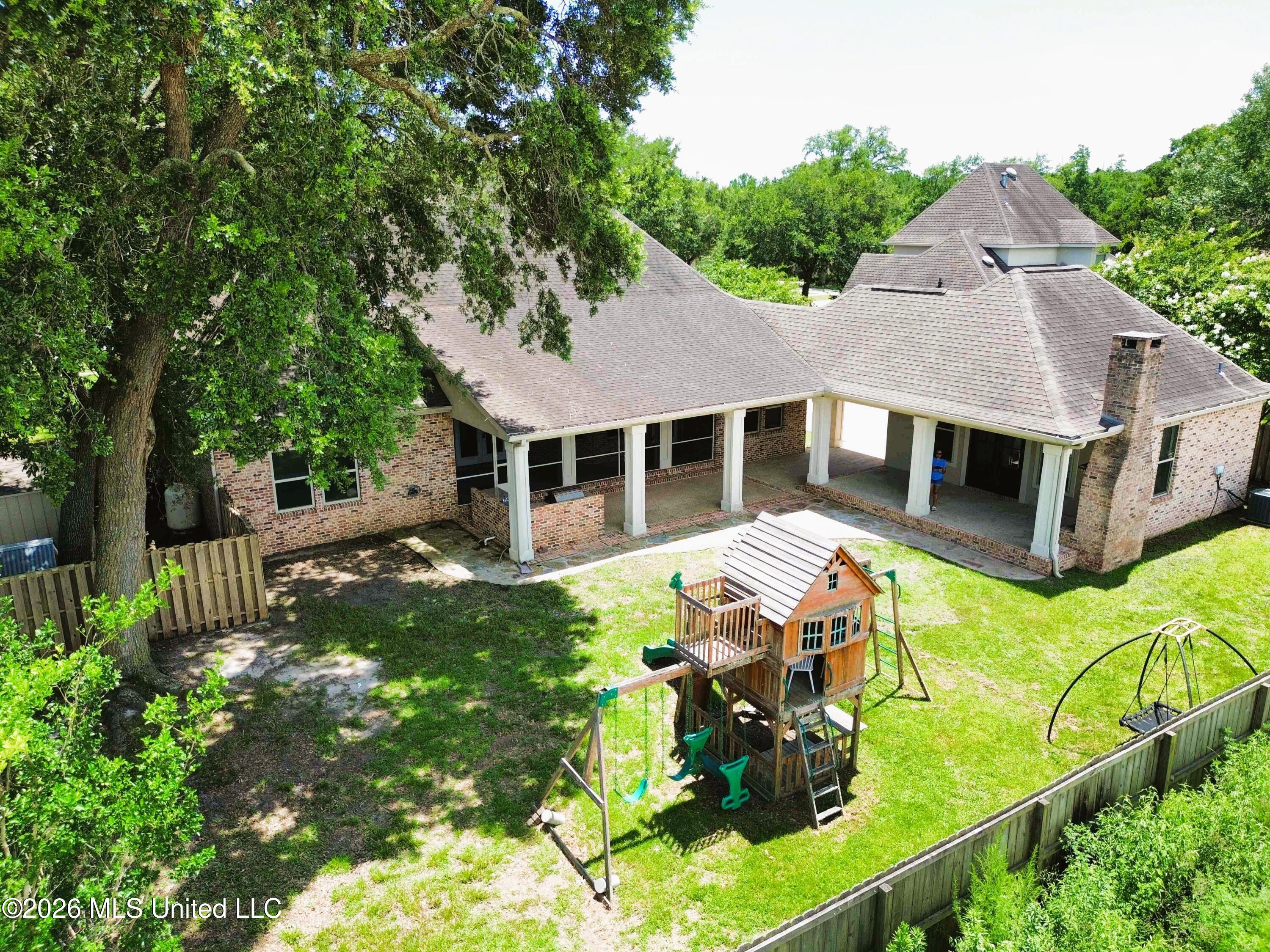 3024 Oakleigh Circle Property Photo 7
