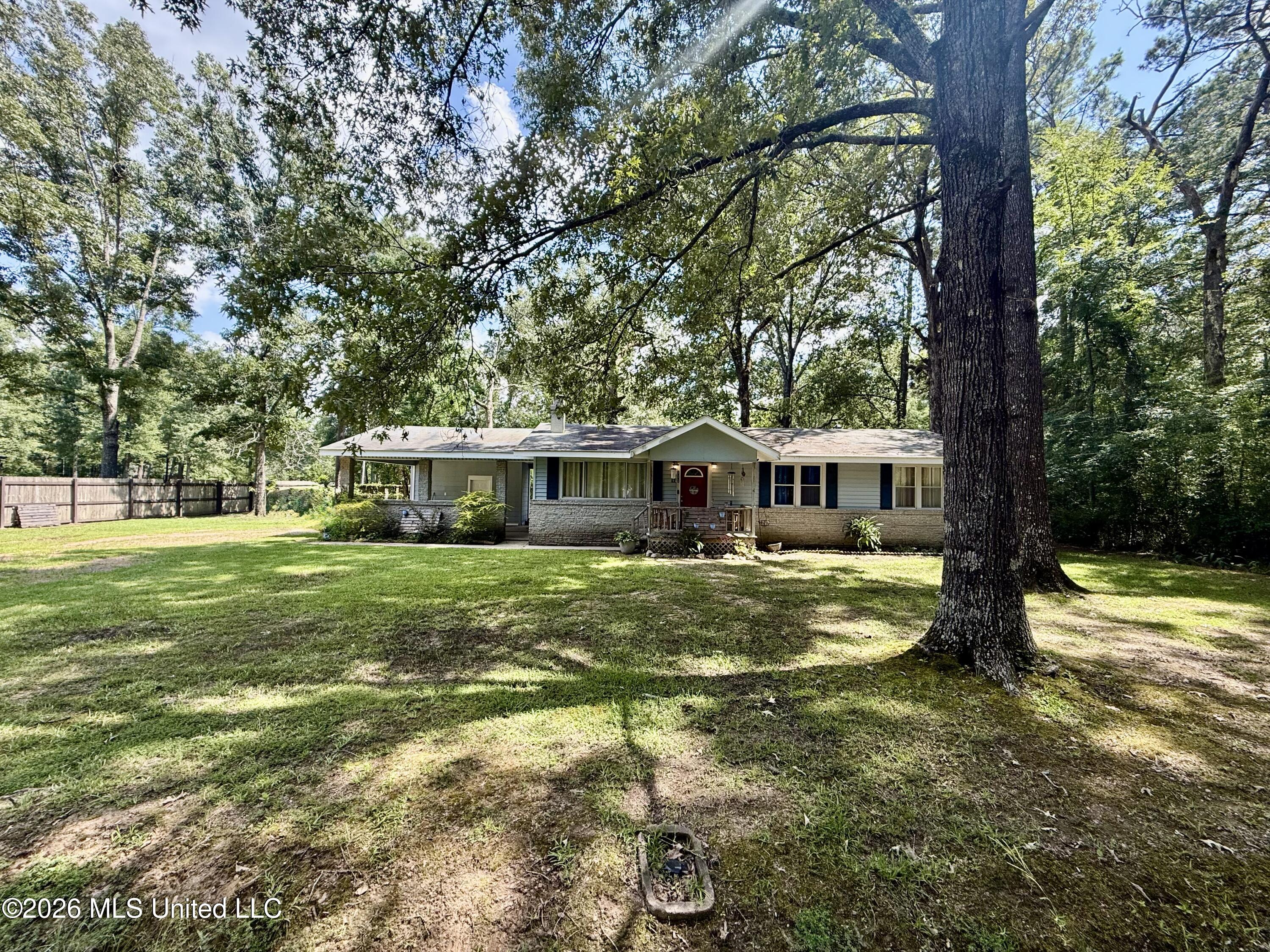 117 Lewis Street Property Photo 1