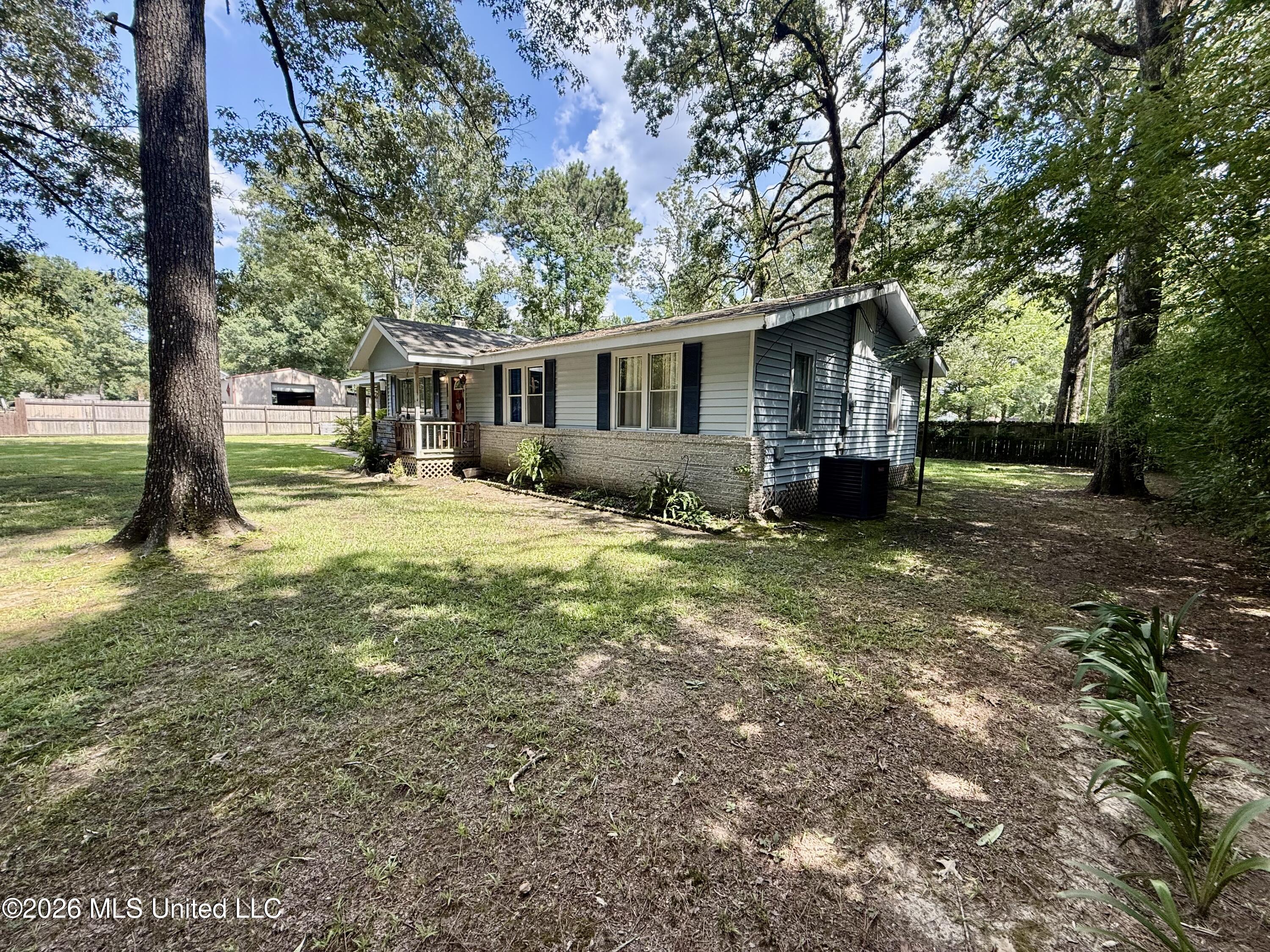117 Lewis Street Property Photo 2
