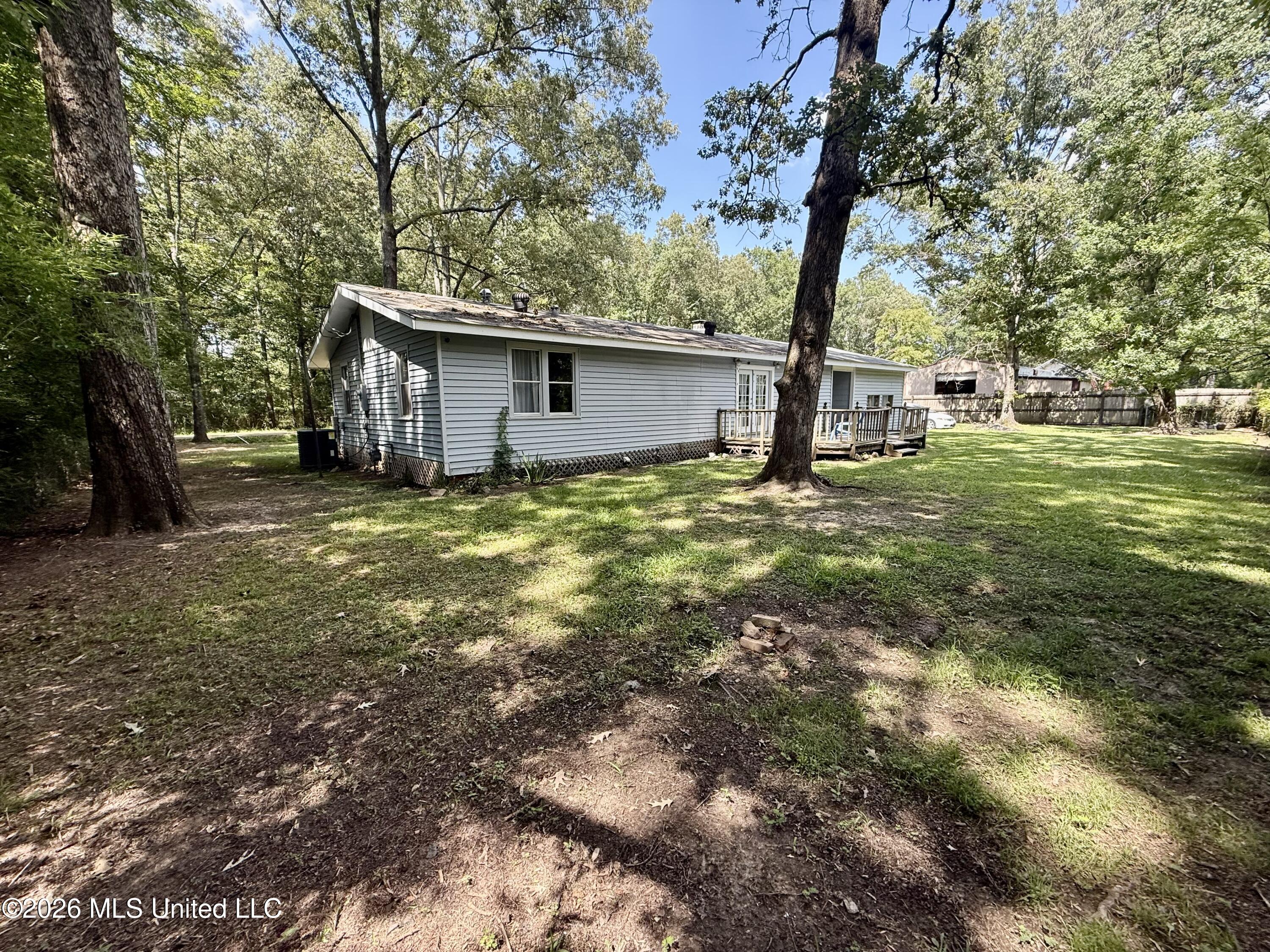 117 Lewis Street Property Photo 3