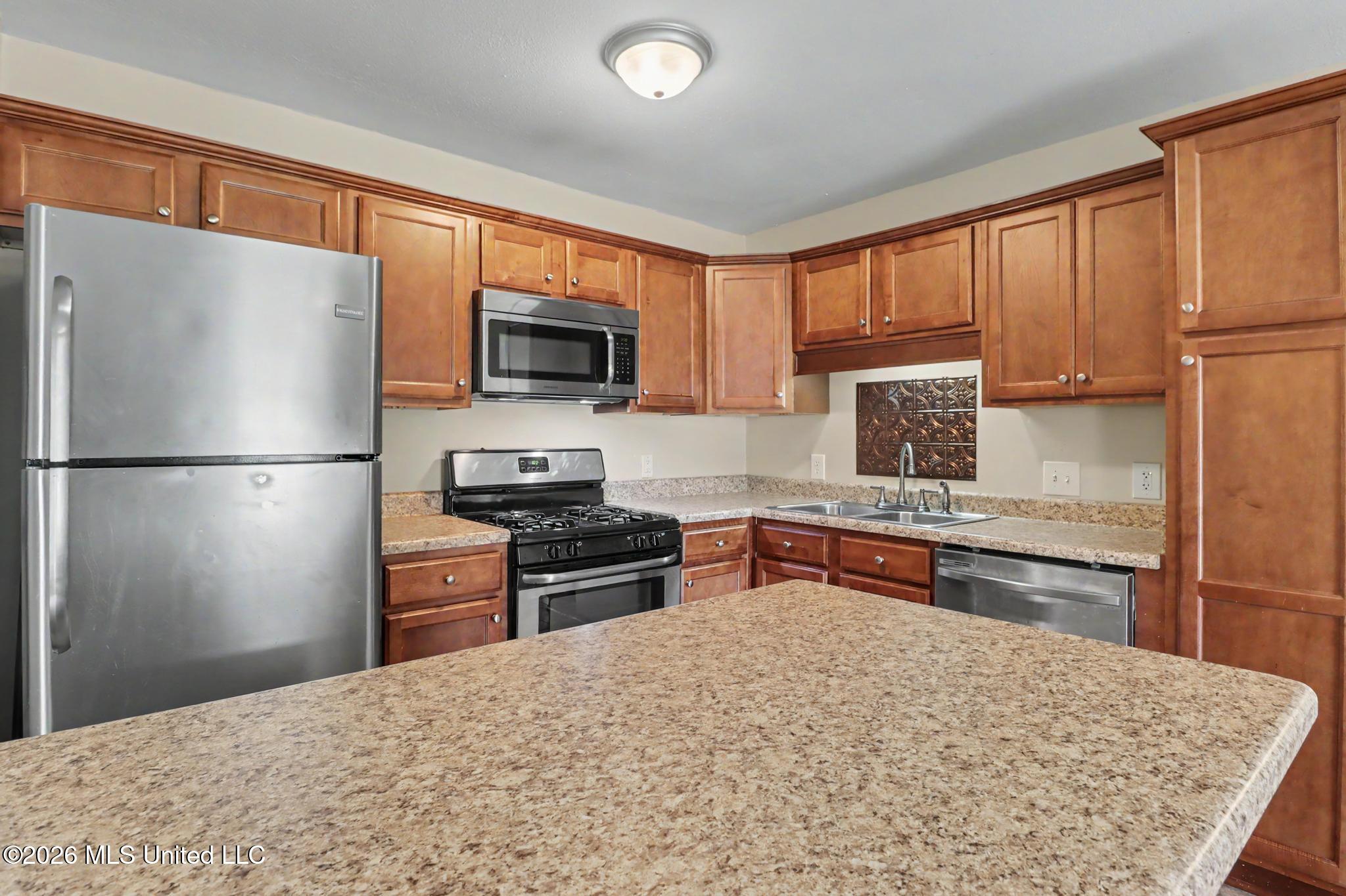15408 Anderson Drive Property Photo 4