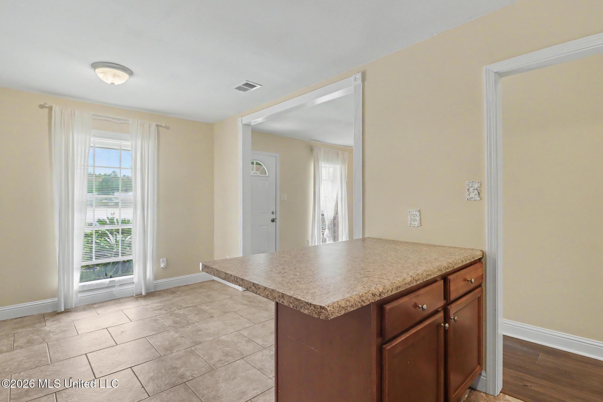 15408 Anderson Drive Property Photo 5