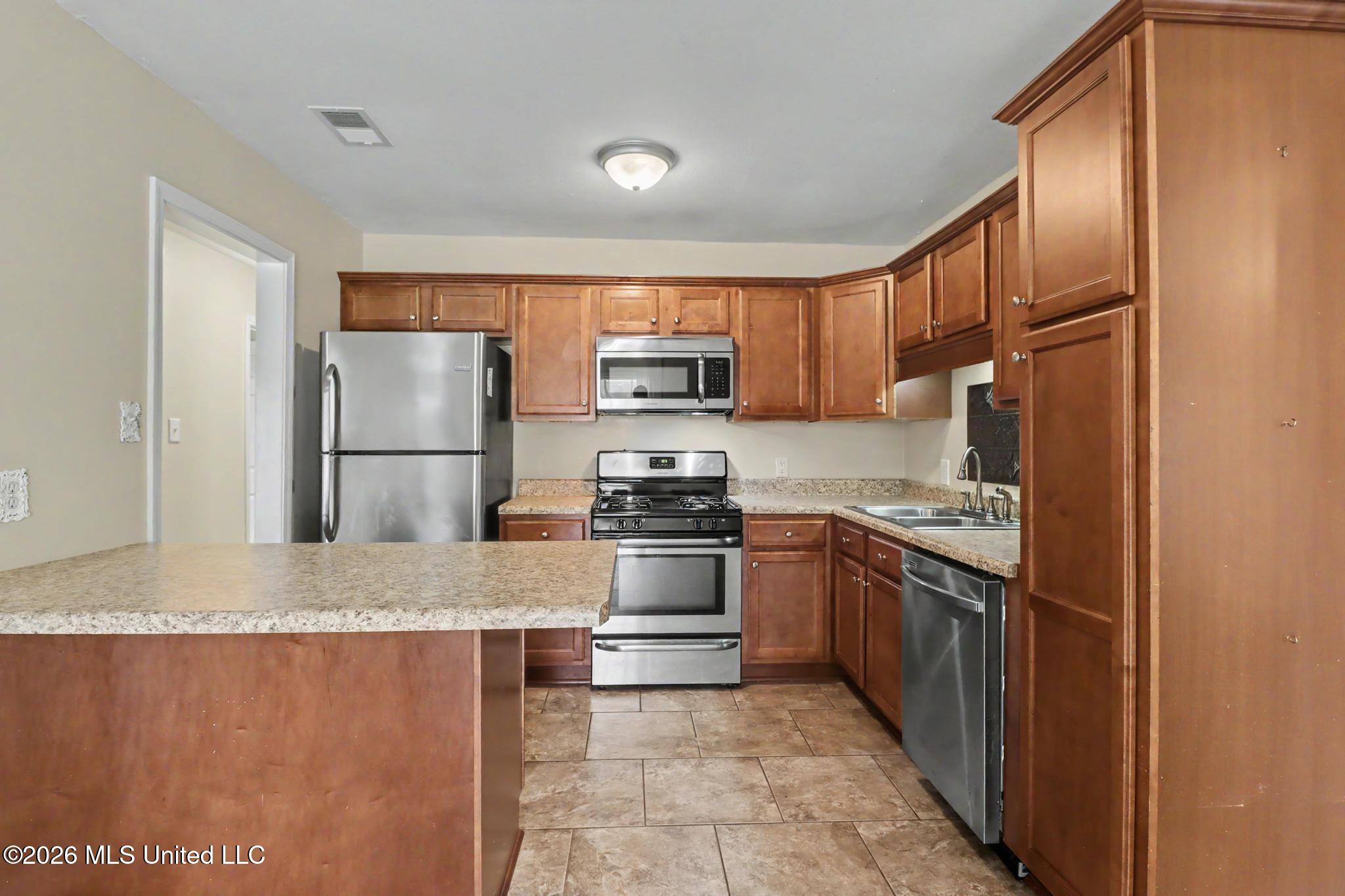15408 Anderson Drive Property Photo 6
