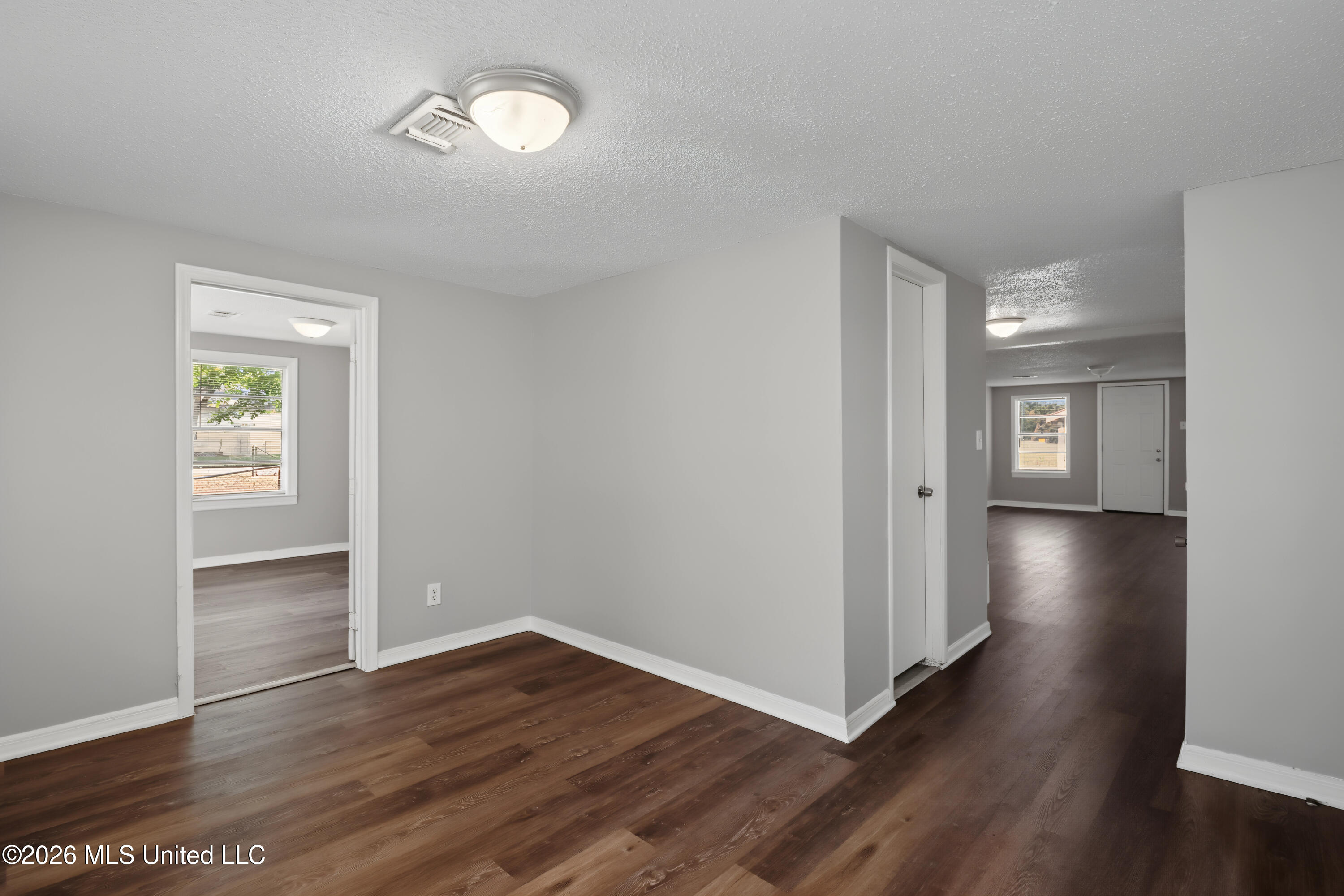 1232 37th Avenue Property Photo 3