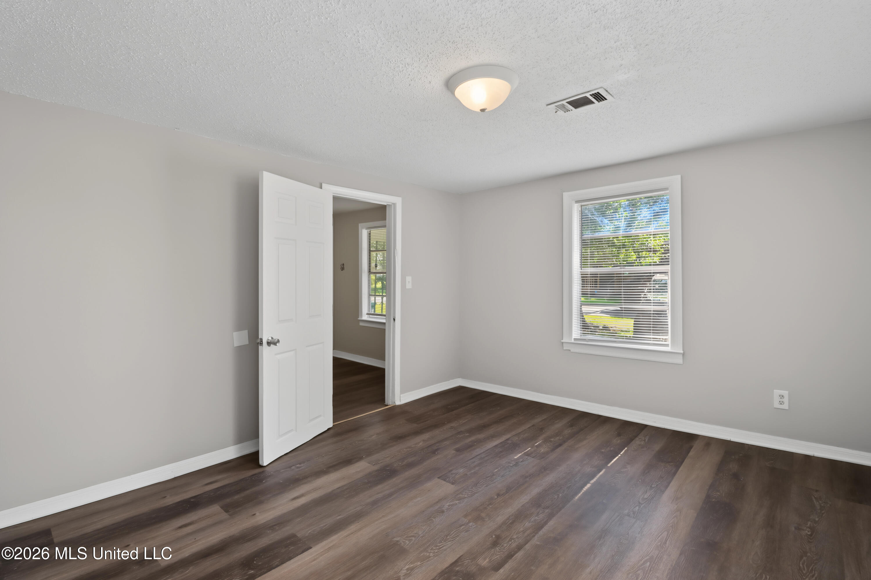 1232 37th Avenue Property Photo 6
