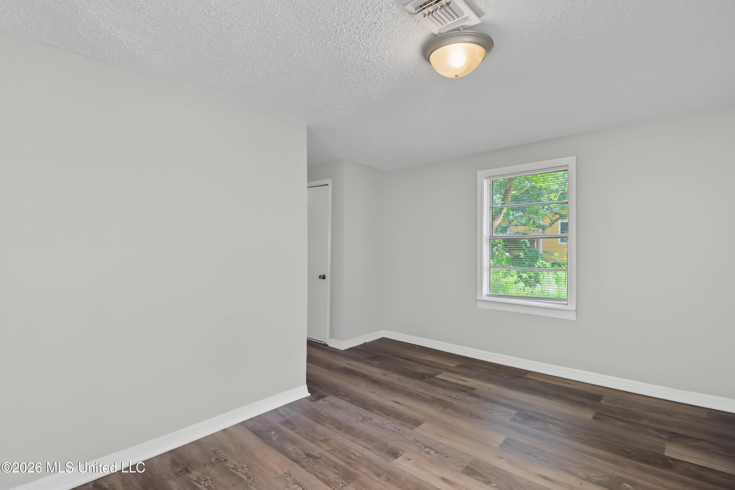 1232 37th Avenue Property Photo 7